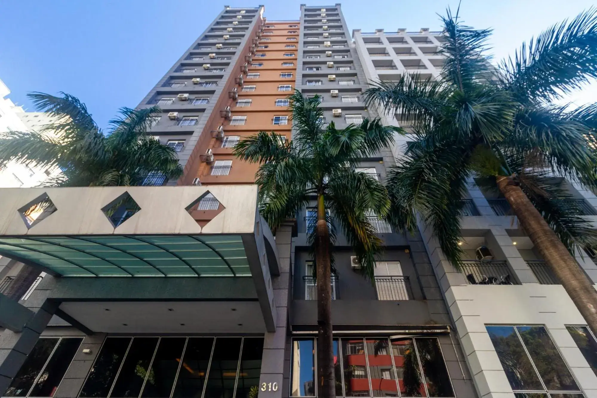 Property building in Higienópolis The Standard Residence Property building in Higienópolis The Standard Residence