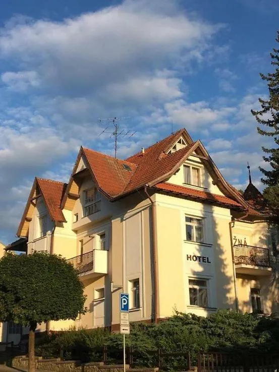 Hotel Lužná