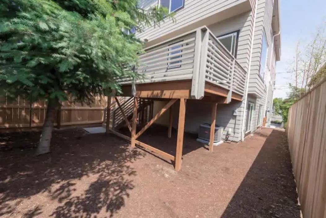Comfy Family Home, Walkable Neighborhood + Patio!