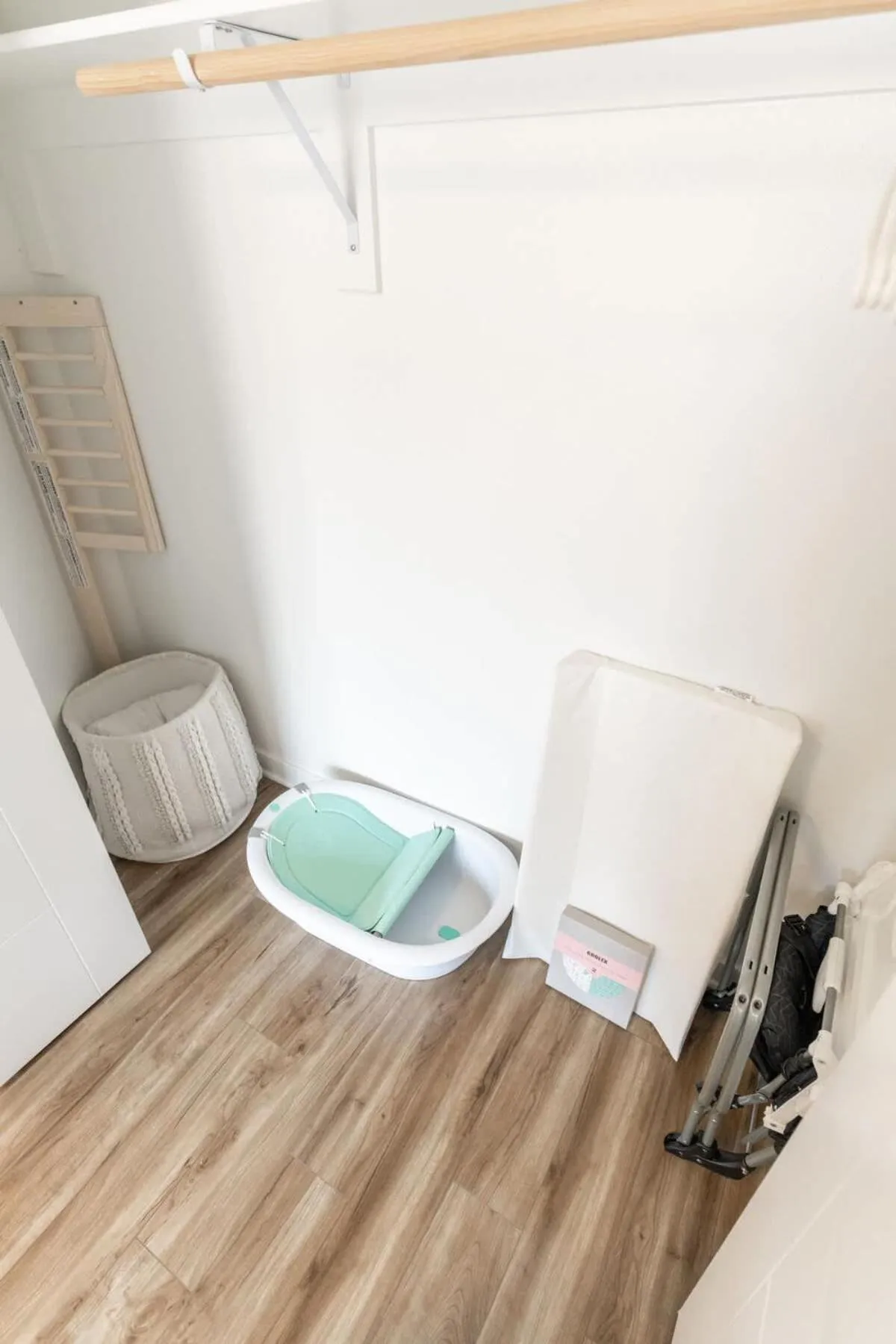 Comfy Family Home, Walkable Neighborhood + Patio!