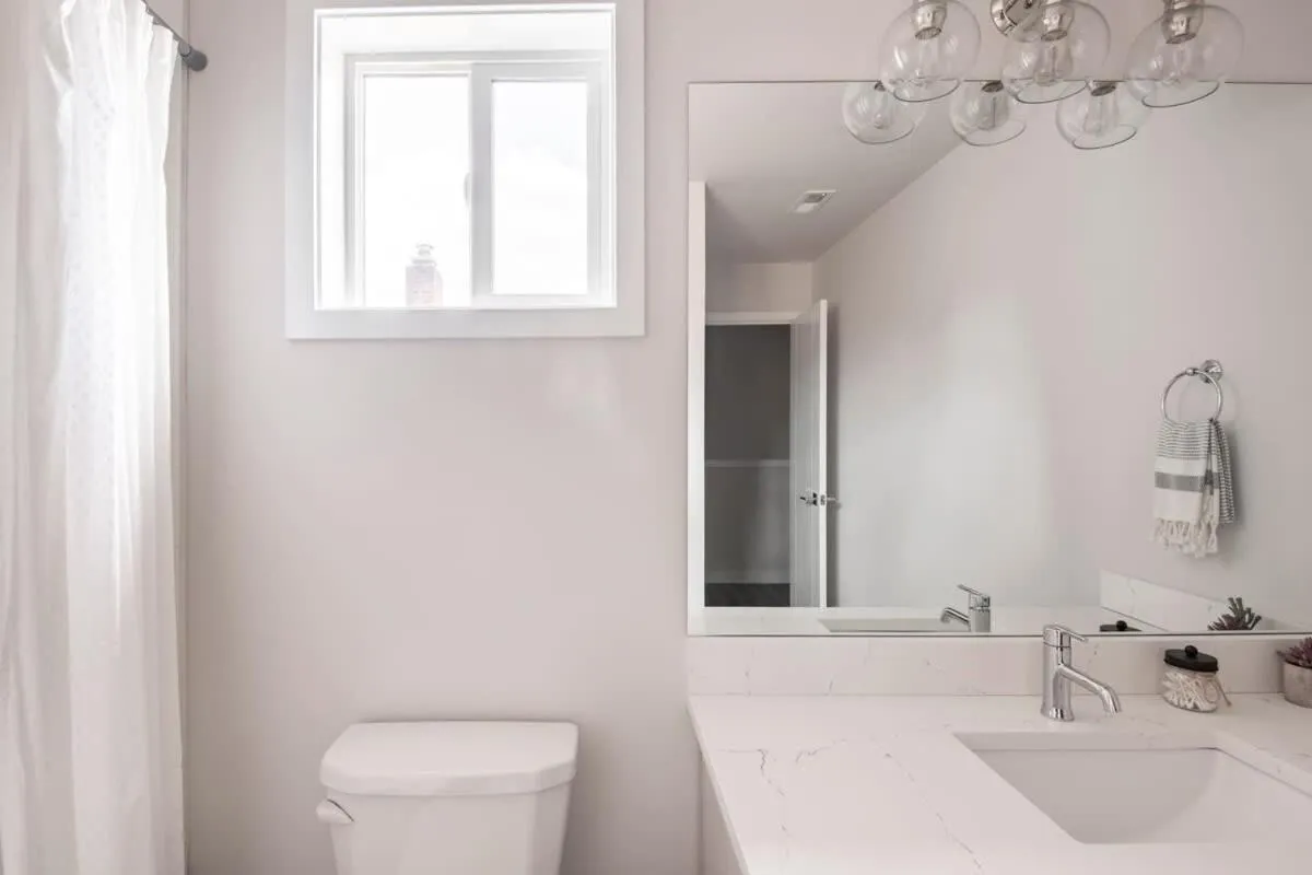 Comfy Family Home, Walkable Neighborhood + Patio!