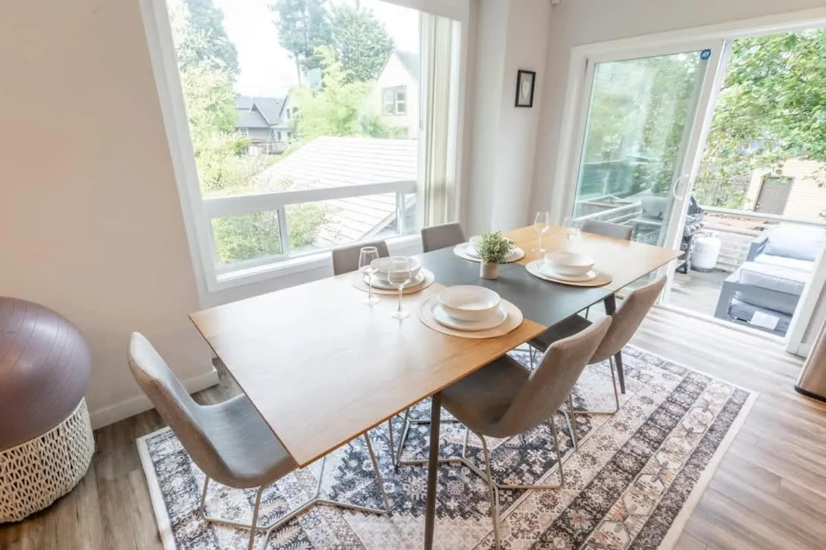 Comfy Family Home, Walkable Neighborhood + Patio!