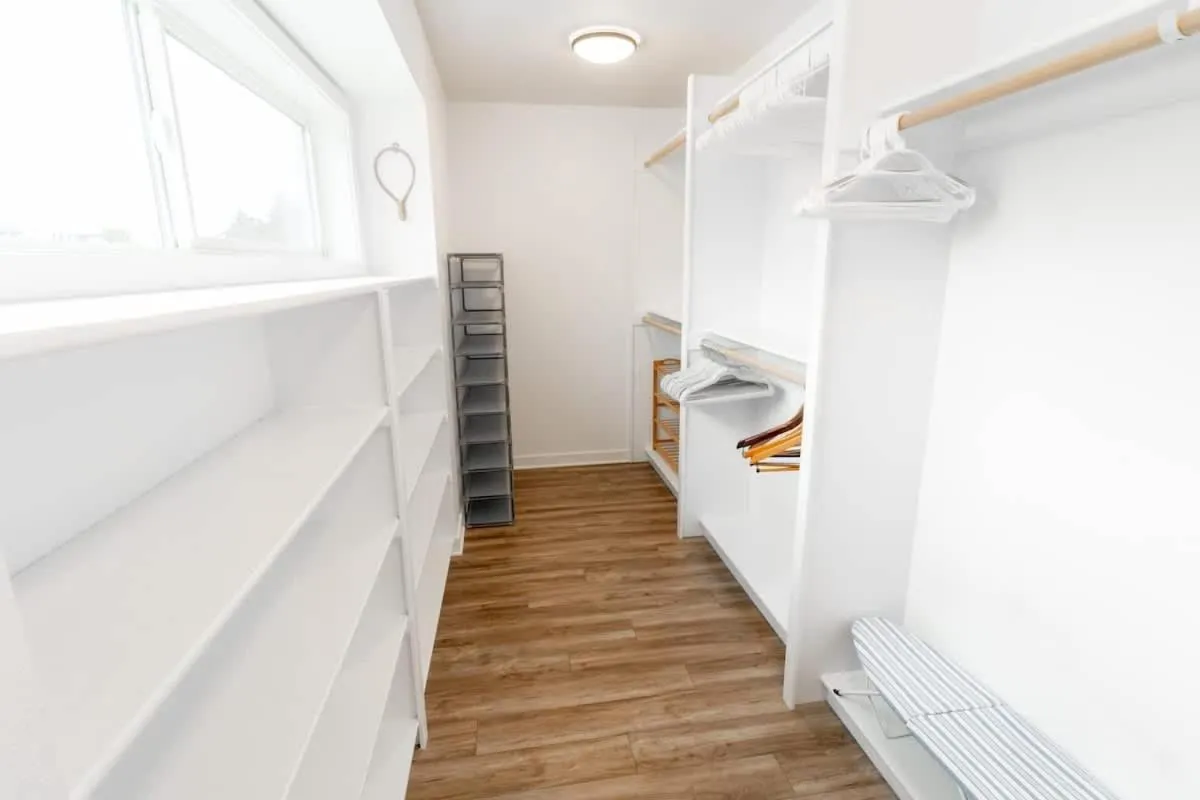 Comfy Family Home, Walkable Neighborhood + Patio!