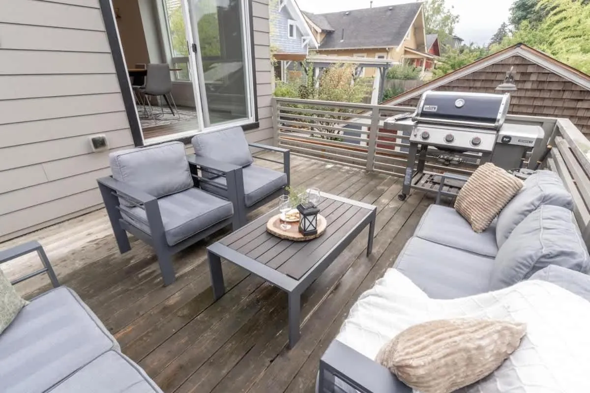 Comfy Family Home, Walkable Neighborhood + Patio!