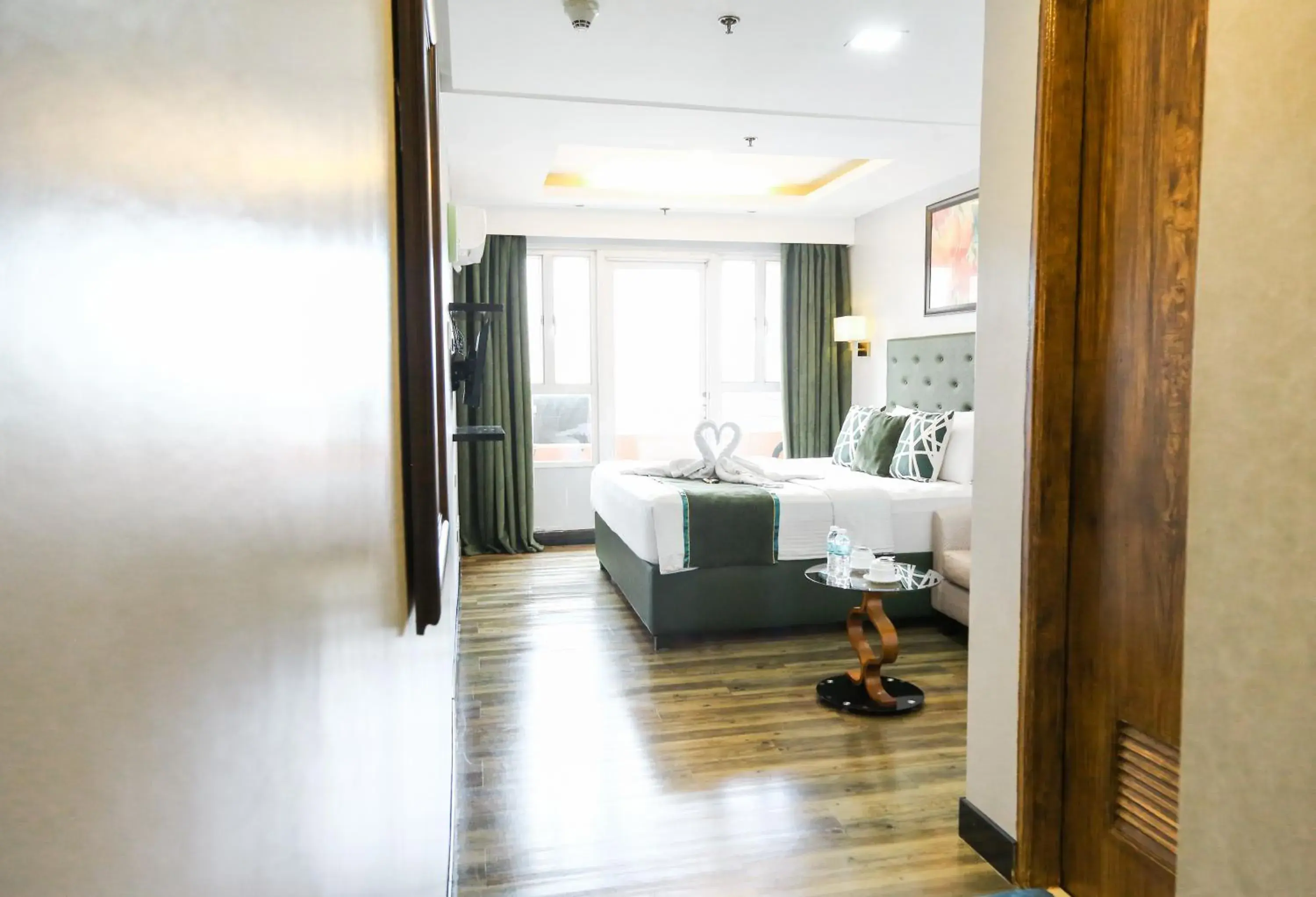 Pacific Bay Grand Suites Pacific Bay Grand Suites