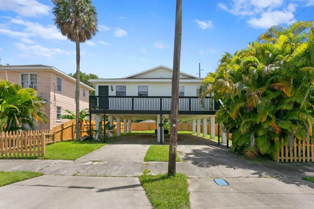 Boho Inspired Apt in the heart of Tampa Bay!