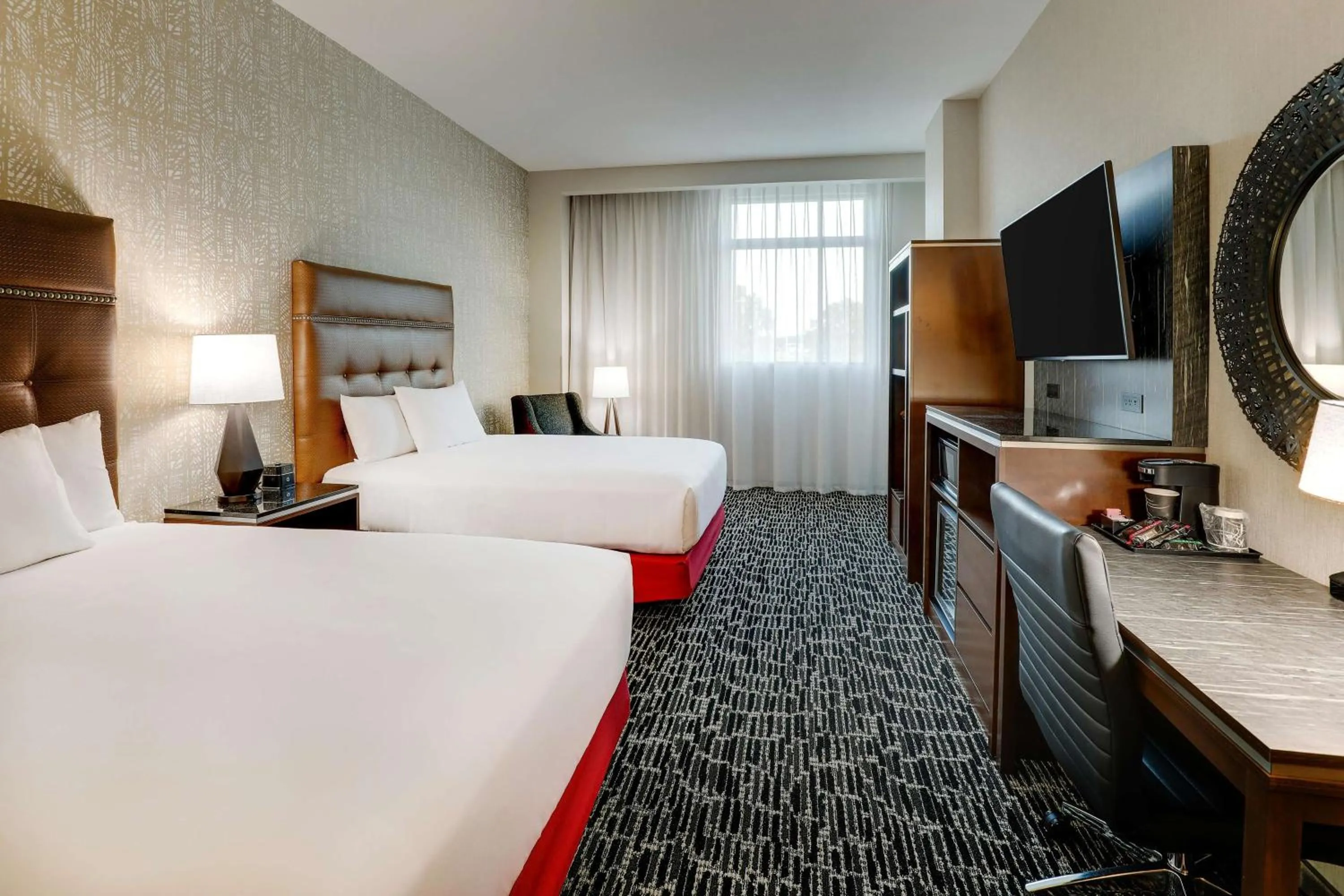 Bedroom, Bed in Drury Plaza Hotel Savannah Pooler