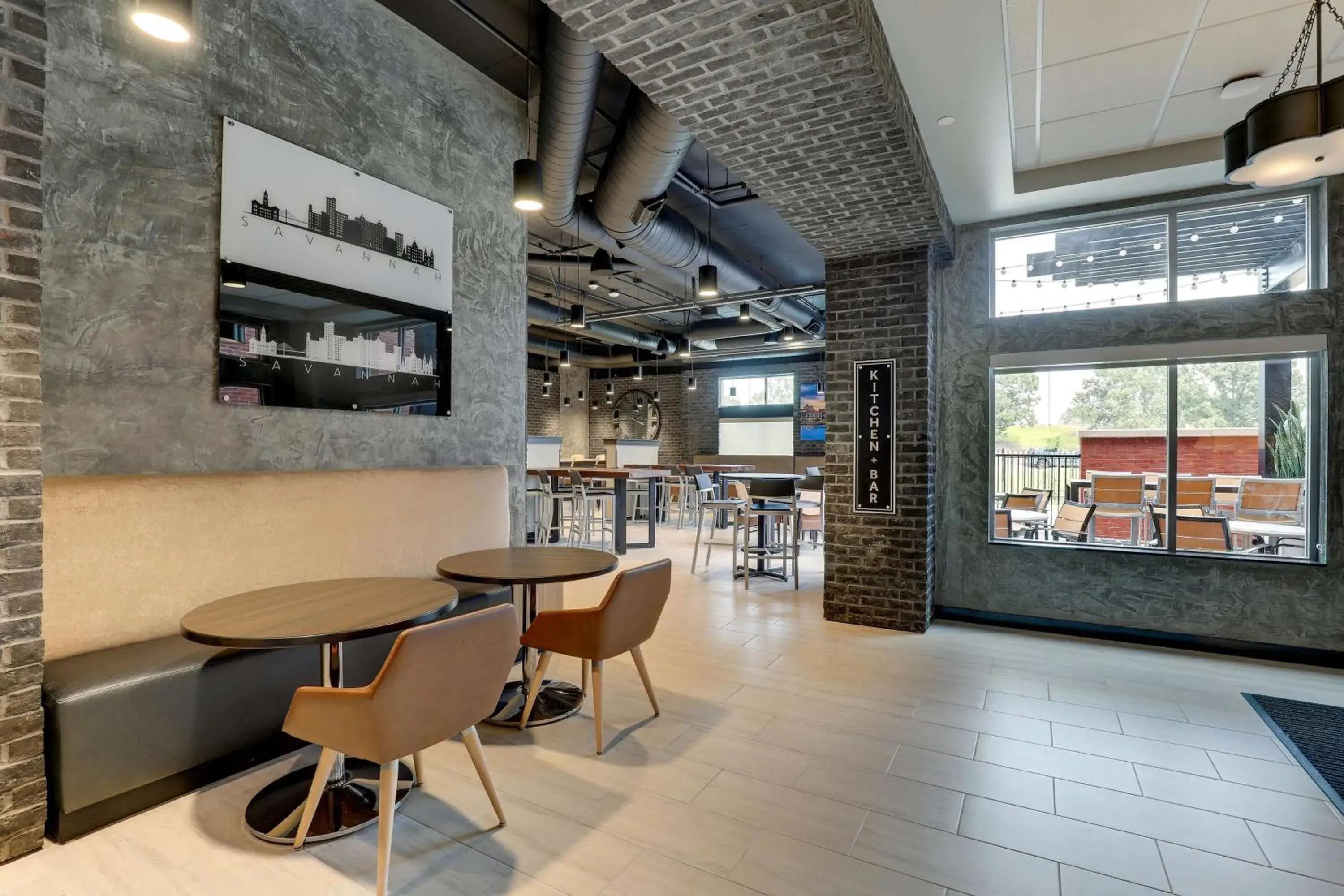 Lounge or bar in Drury Plaza Hotel Savannah Pooler Lounge or bar in Drury Plaza Hotel Savannah Pooler