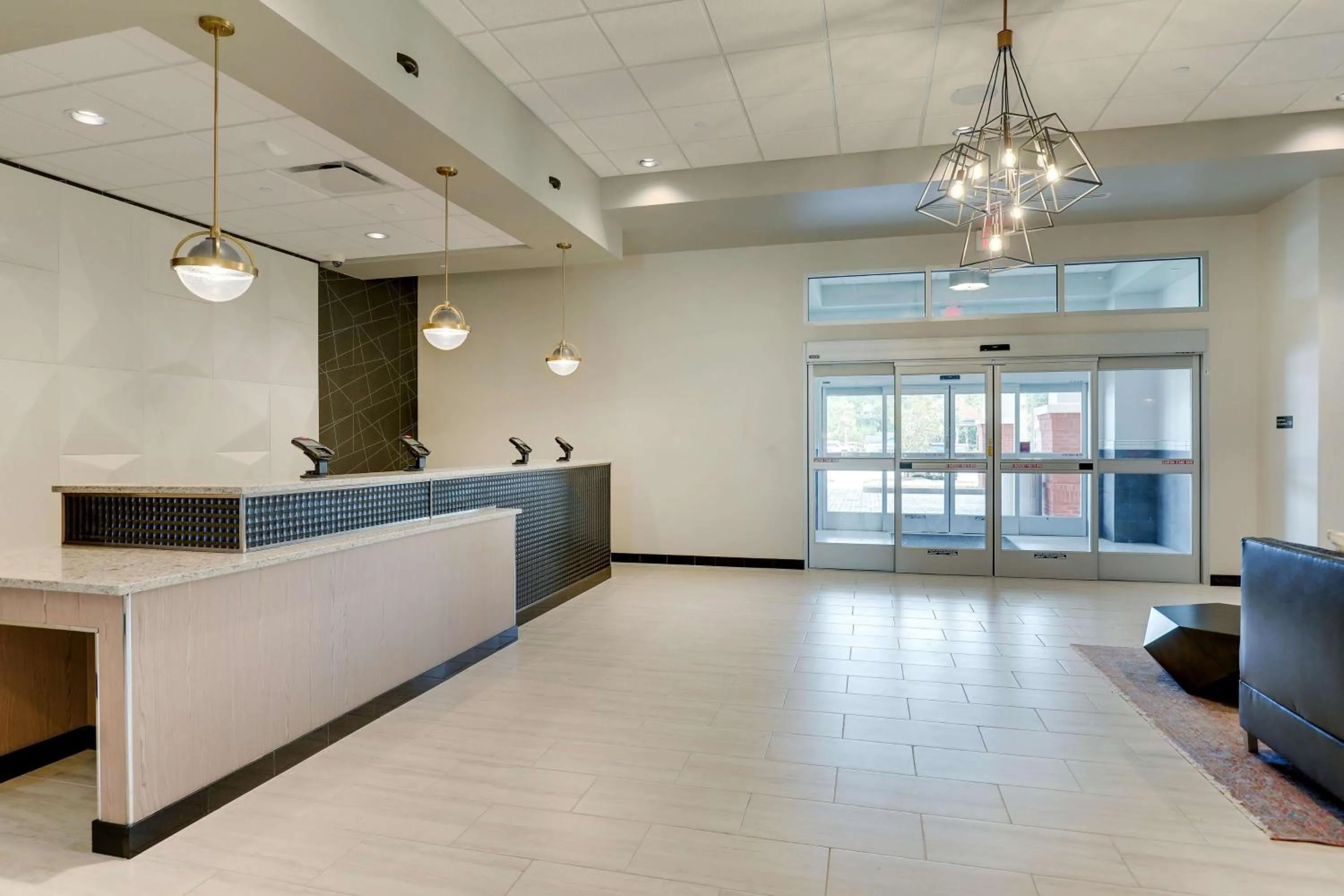 Lobby or reception in Drury Plaza Hotel Savannah Pooler