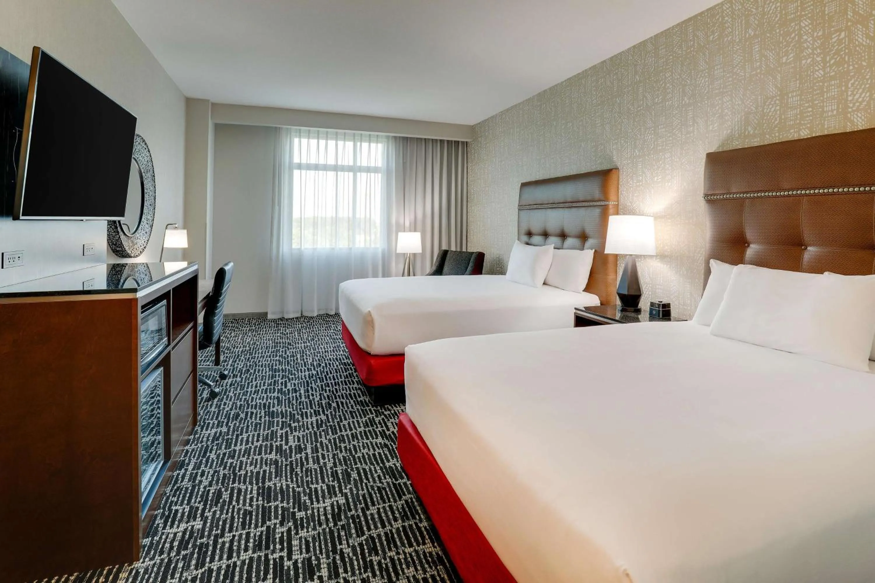 Bedroom, Bed in Drury Plaza Hotel Savannah Pooler