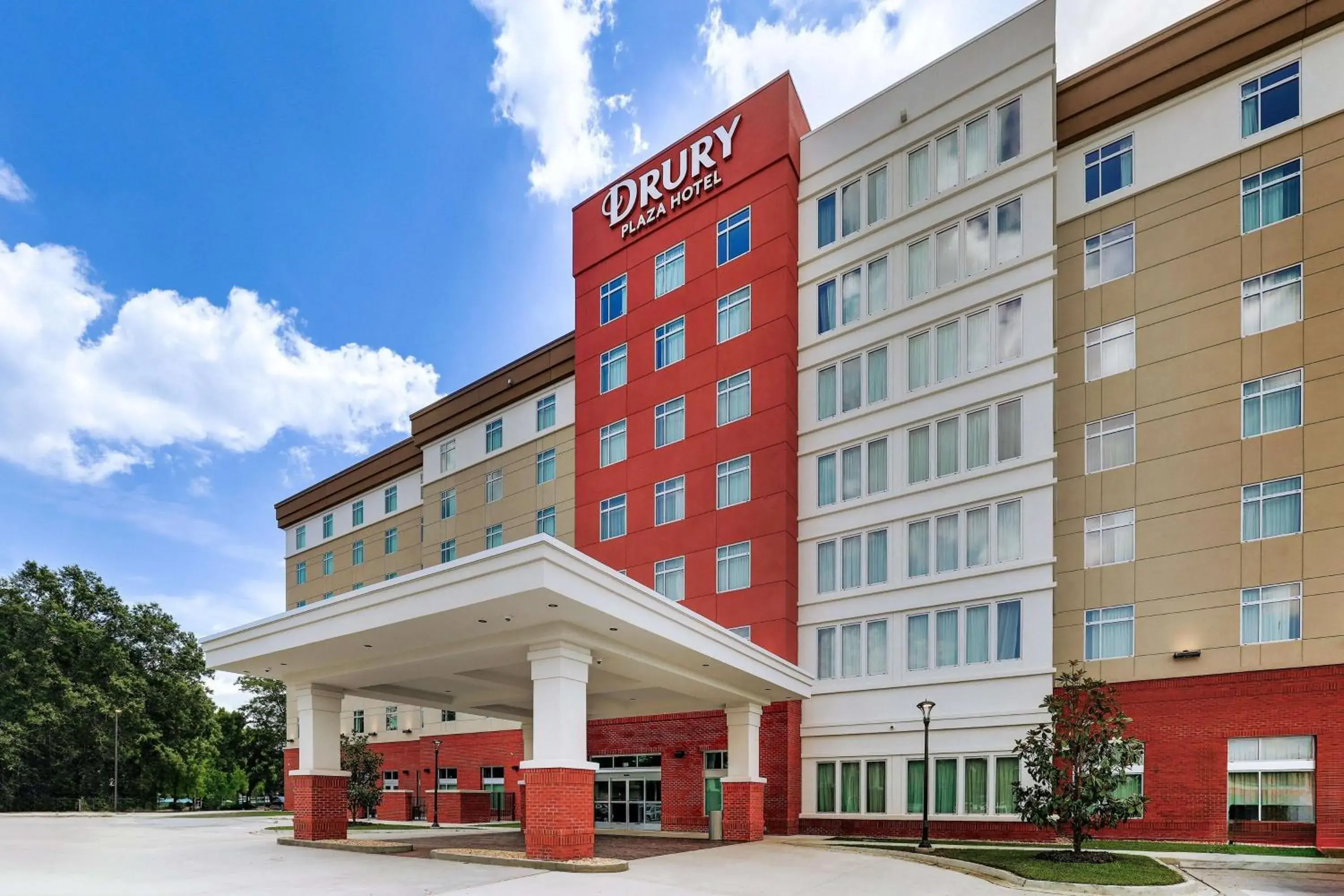 Property building in Drury Plaza Hotel Savannah Pooler Property building in Drury Plaza Hotel Savannah Pooler