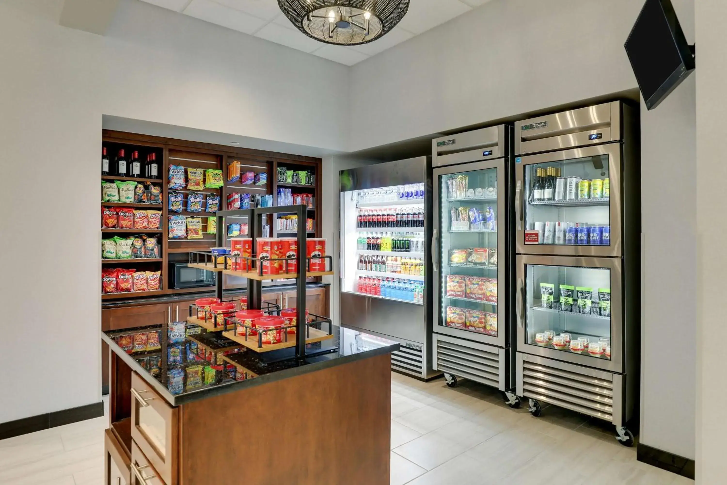 Property building in Drury Plaza Hotel Savannah Pooler Property building in Drury Plaza Hotel Savannah Pooler