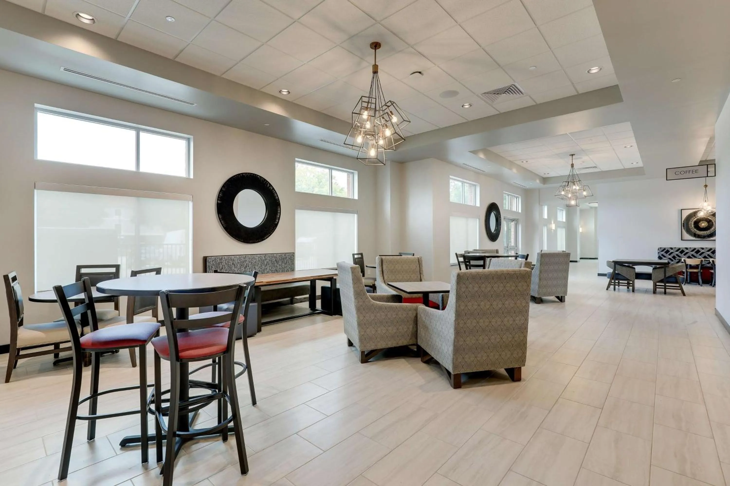 Breakfast in Drury Plaza Hotel Savannah Pooler