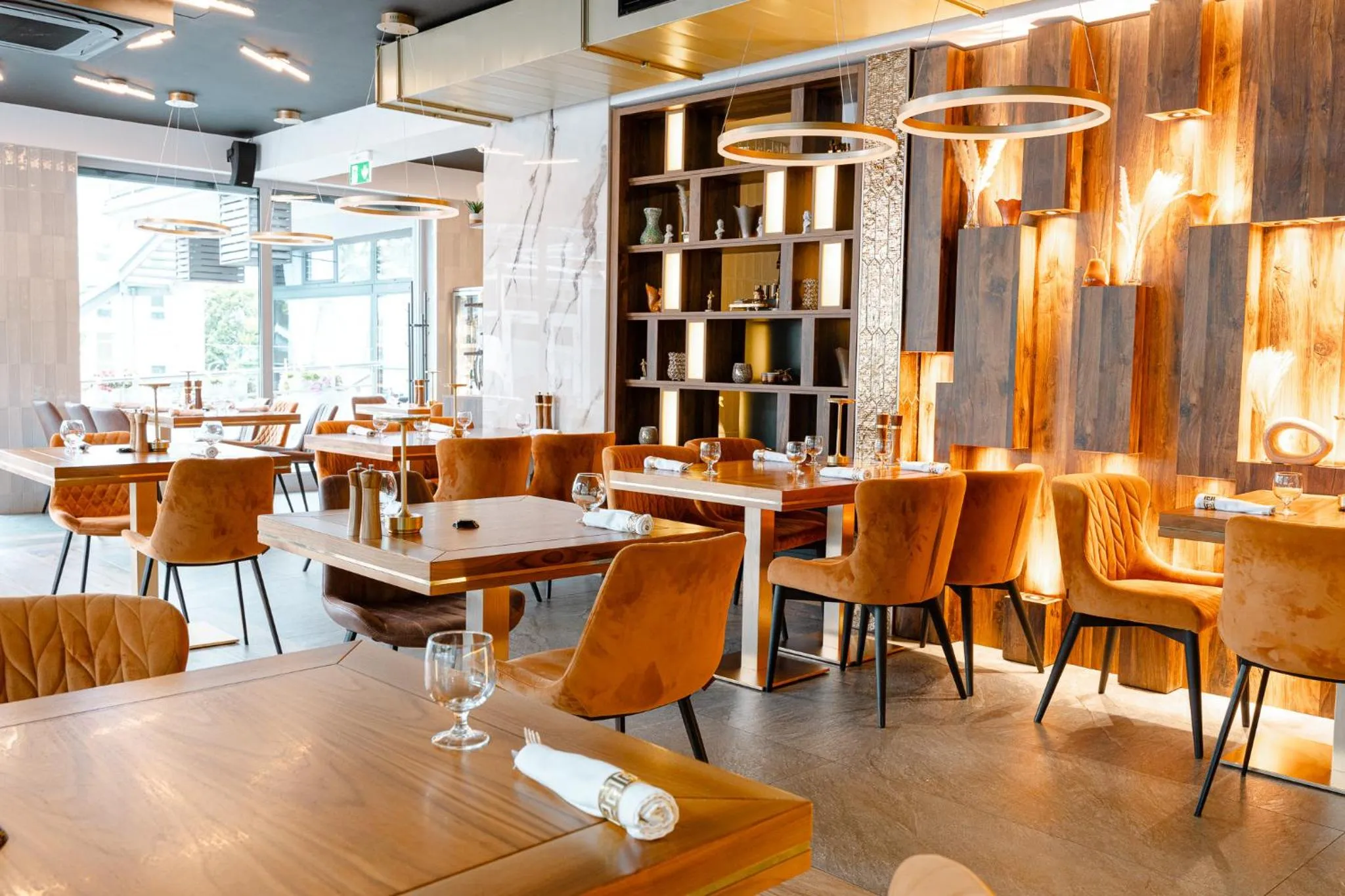 Restaurant/places to eat in Primus Hotel & Apartments