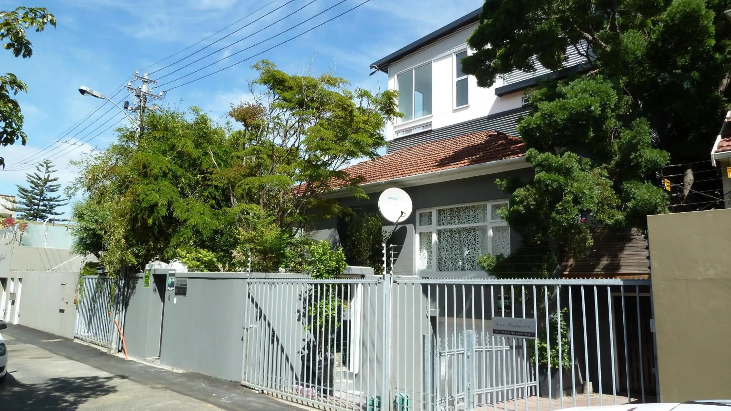 4 on Highworth Apartments and Studios 4 on Highworth Apartments and Studios