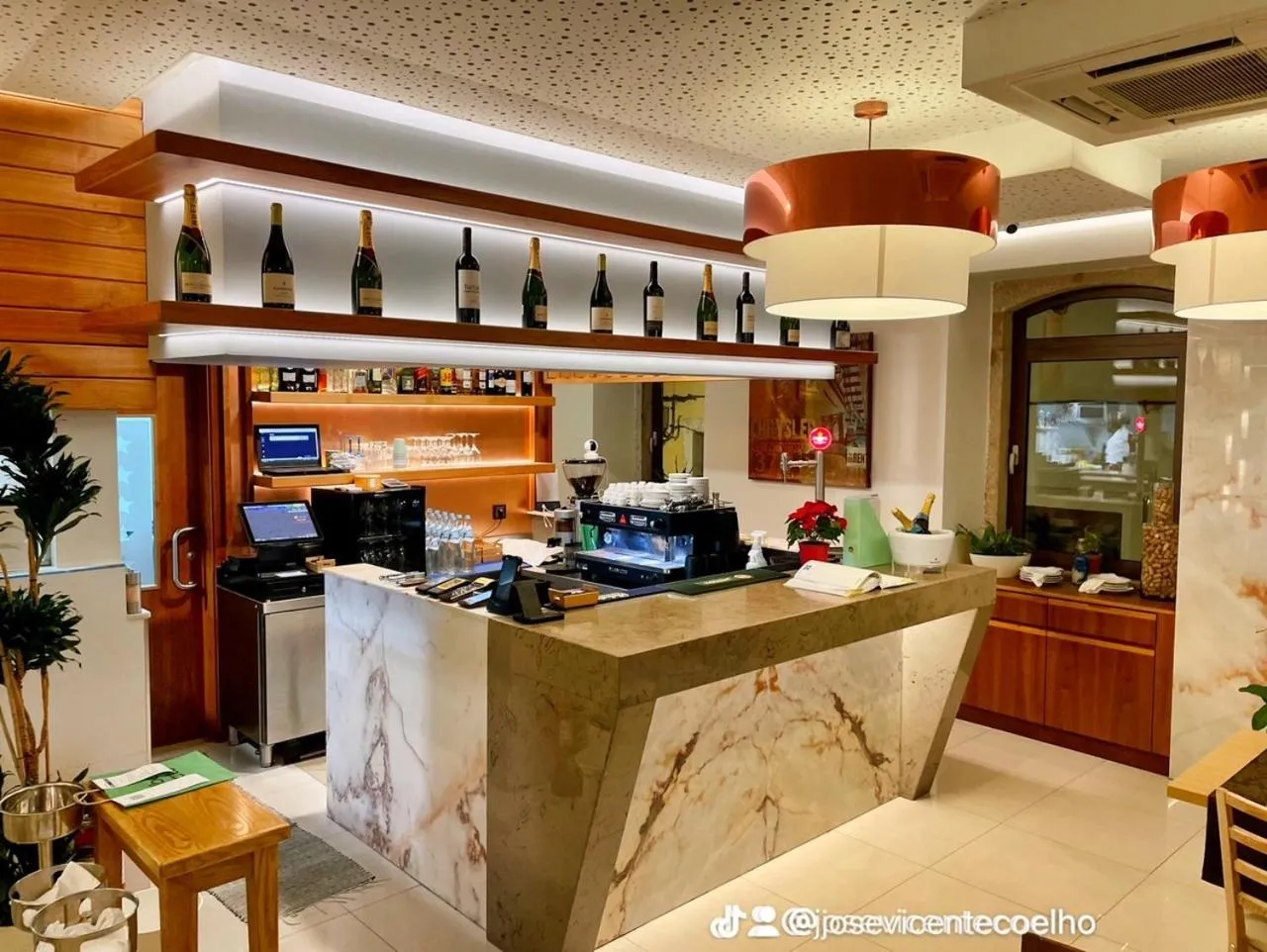 Restaurant/places to eat in Salero Guest House