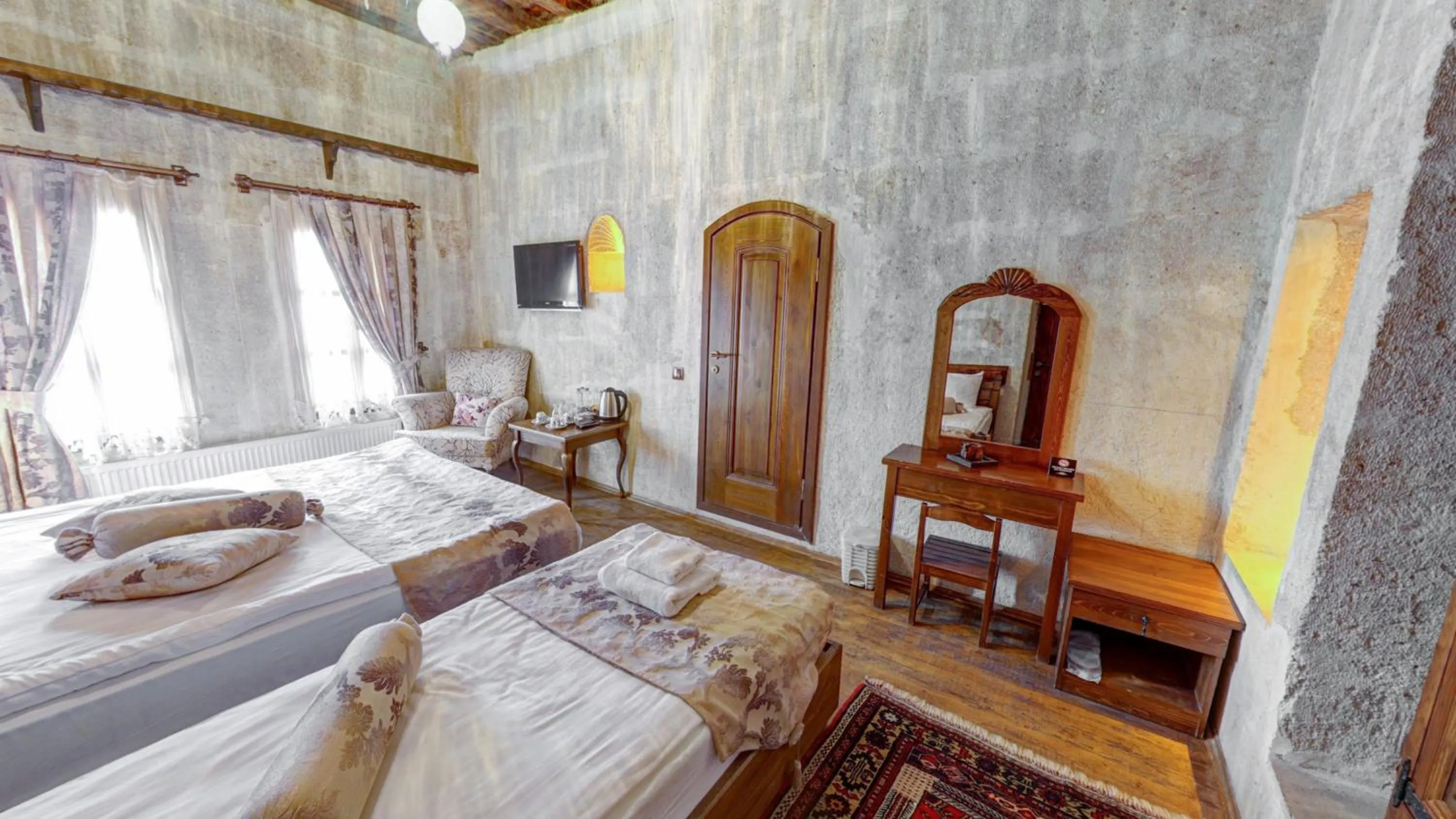 Photo of the whole room, Bed in Hikmet's House