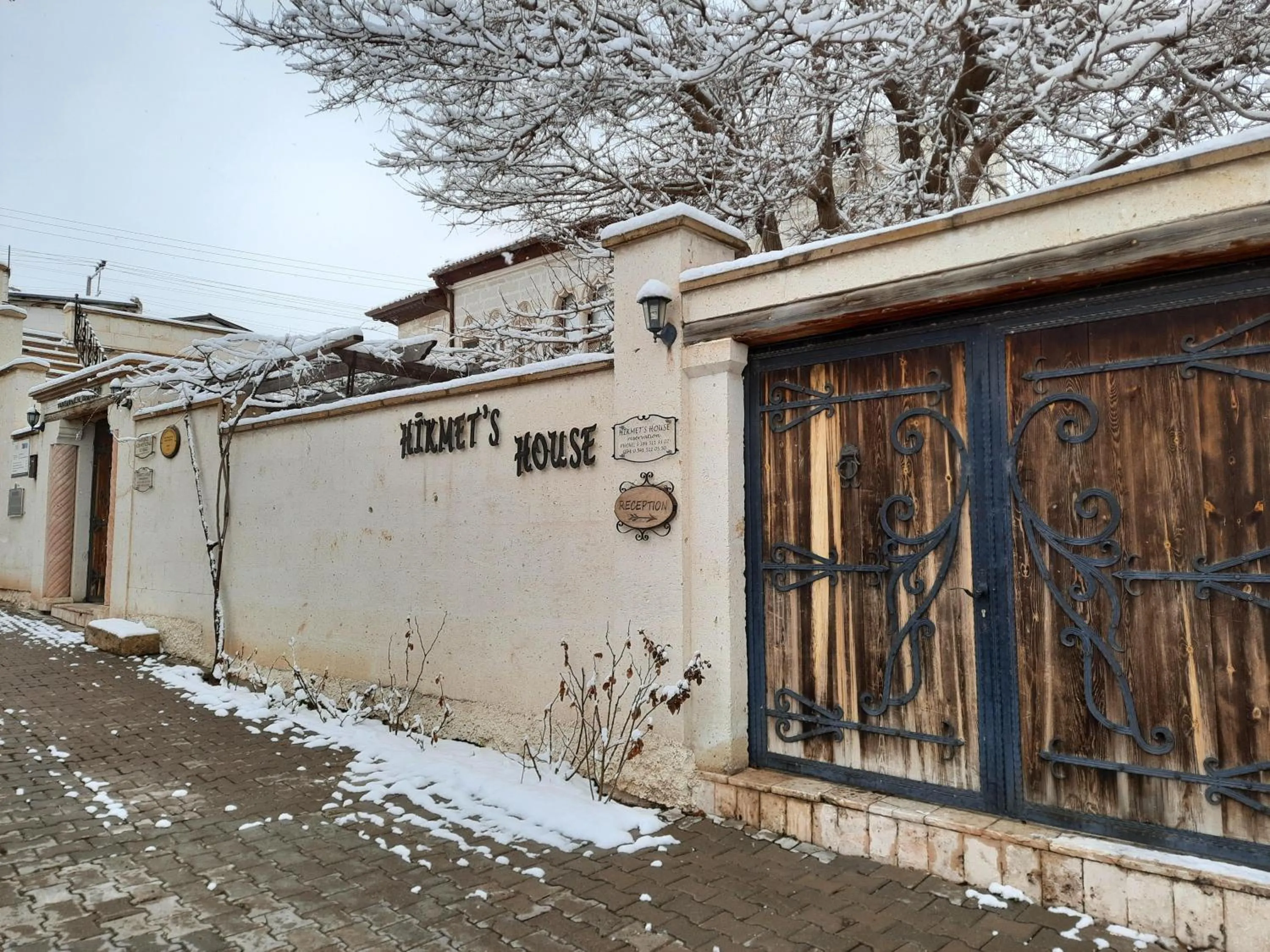 Facade/entrance in Hikmet's House