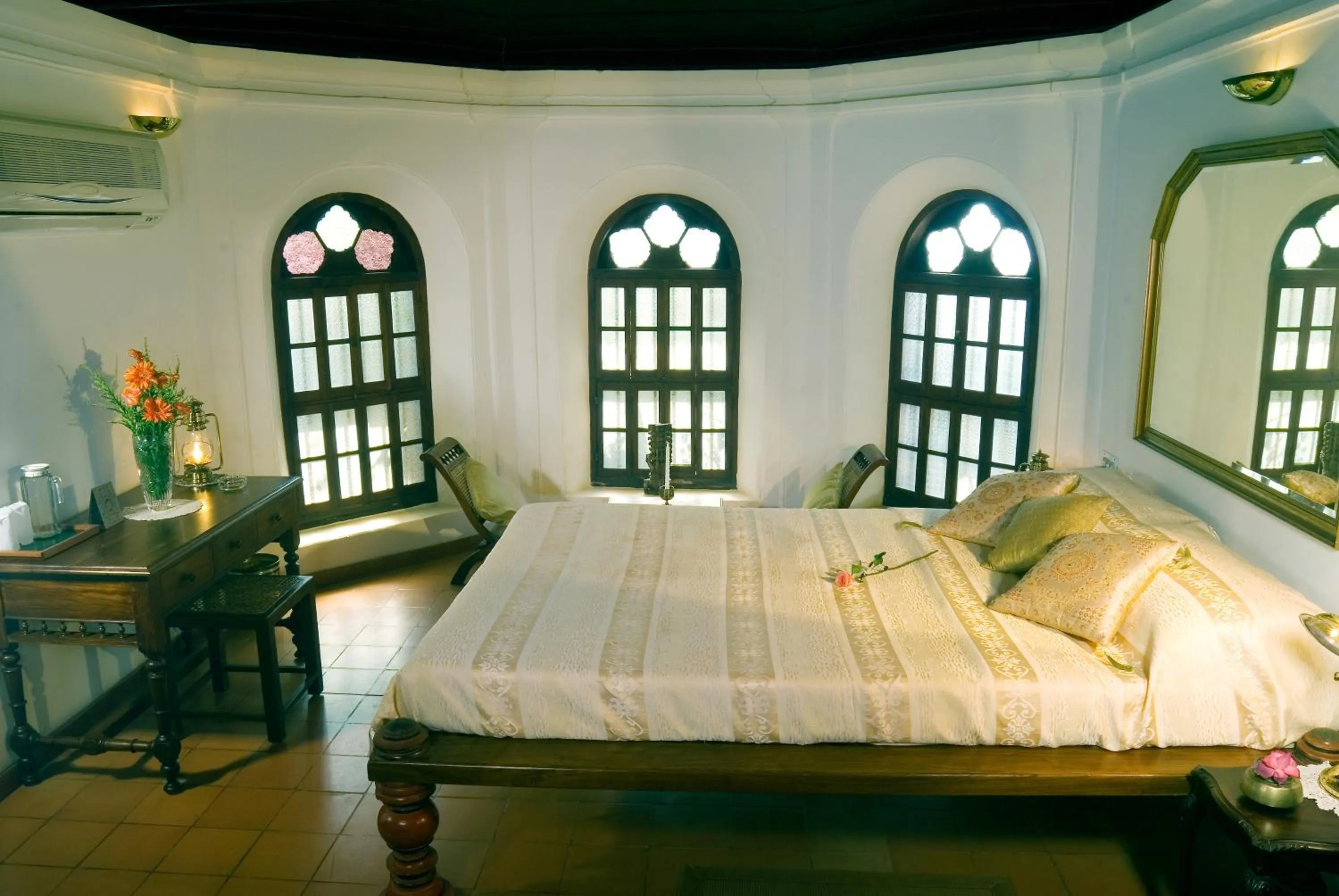 Bed in Raheem Residency