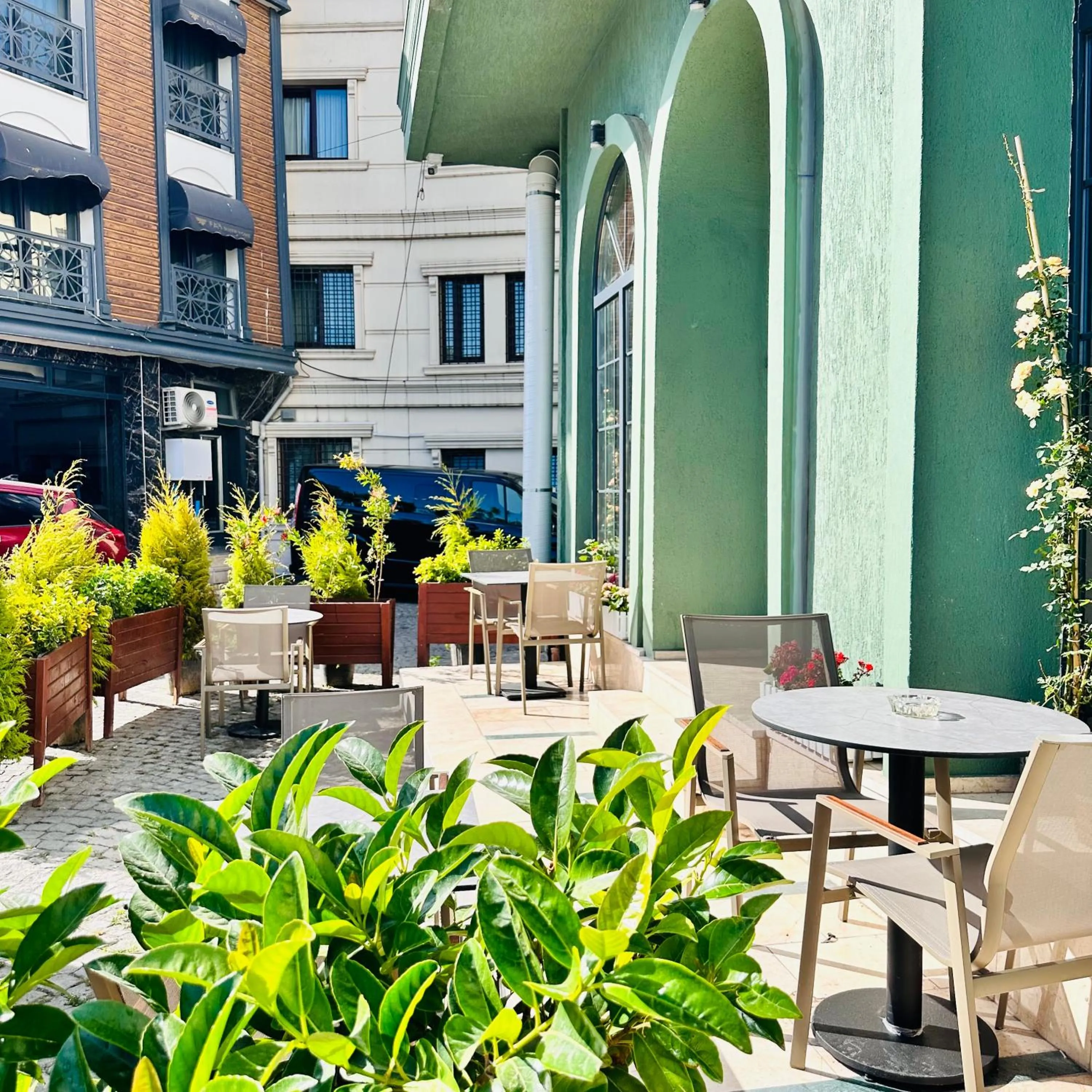 Garden in Newalla Hotel Old City