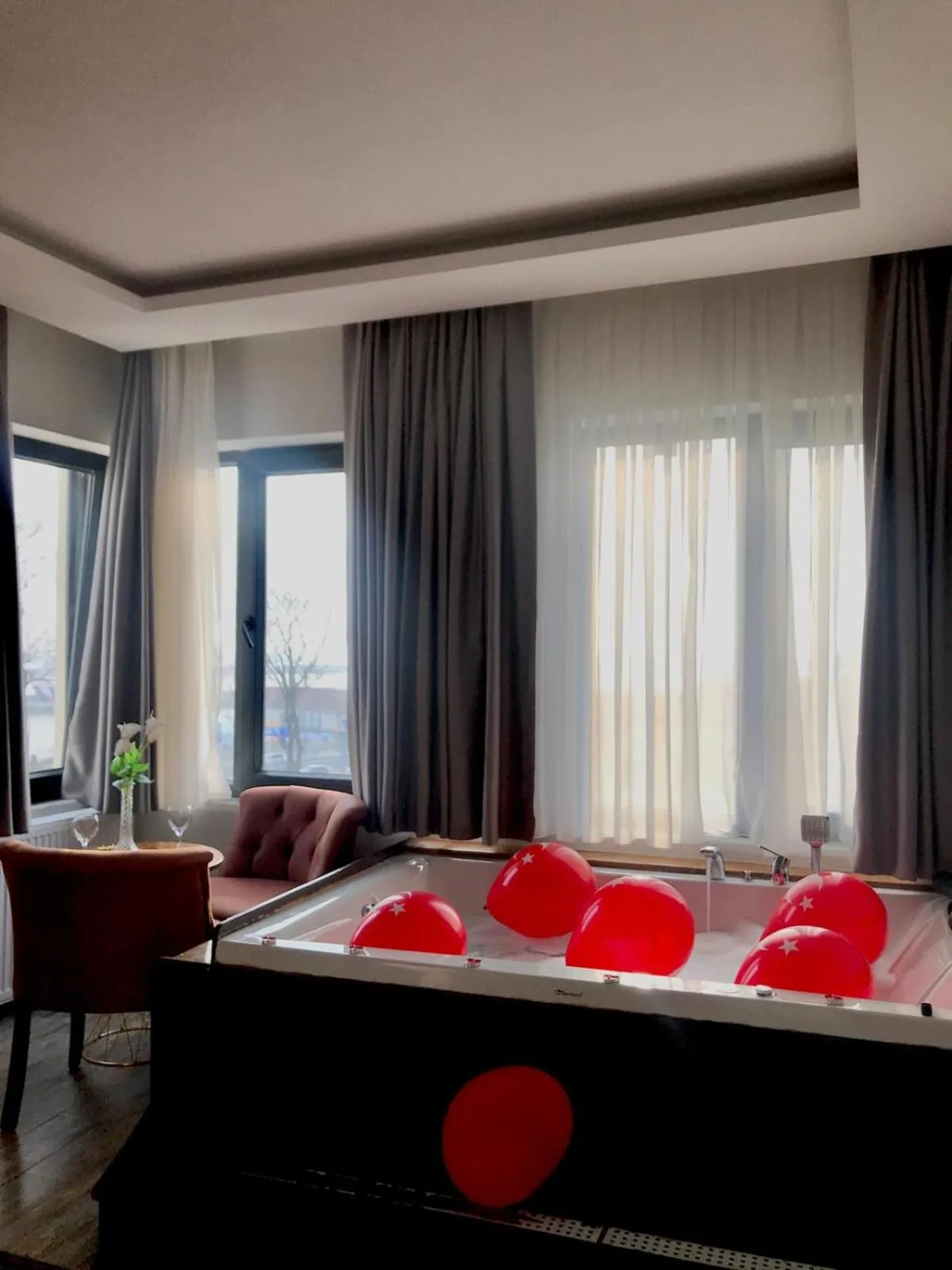 Seating area, Bed in Newalla Hotel Old City