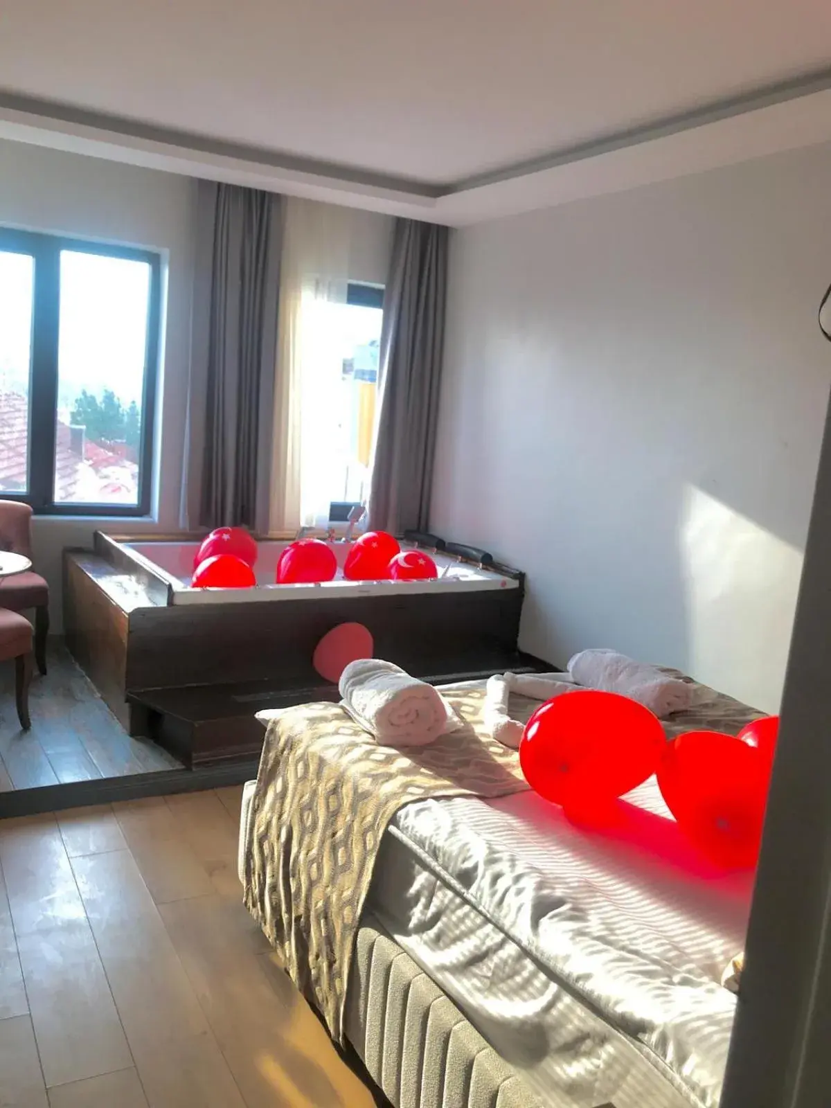 Hot Tub, Bed in Newalla Hotel Old City Hot Tub, Bed in Newalla Hotel Old City