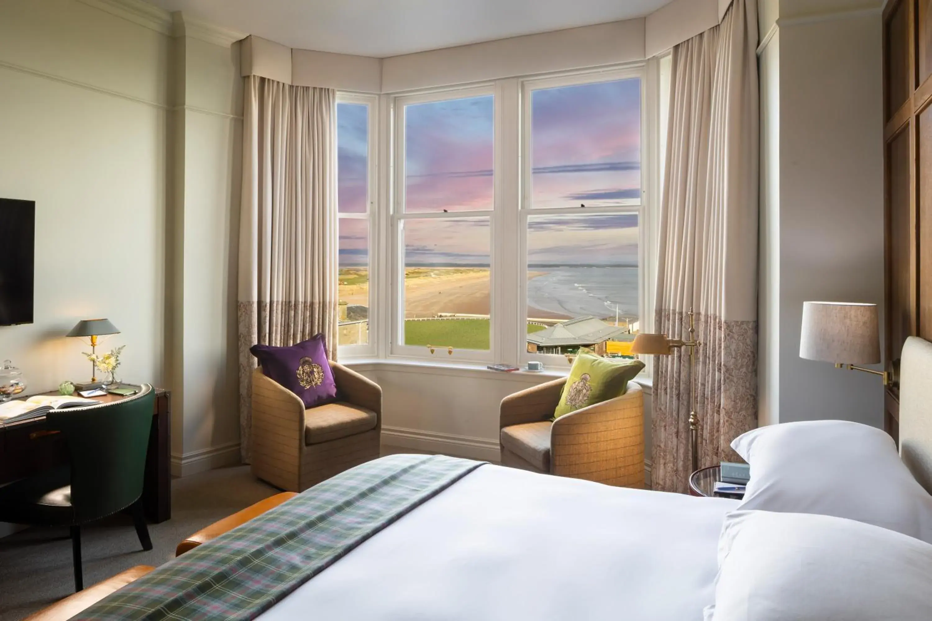 Deluxe King Room with Sea View - single occupancy in Seaton House - Small Luxury Hotels of the World Deluxe King Room with Sea View - single occupancy in Seaton House - Small Luxury Hotels of the World