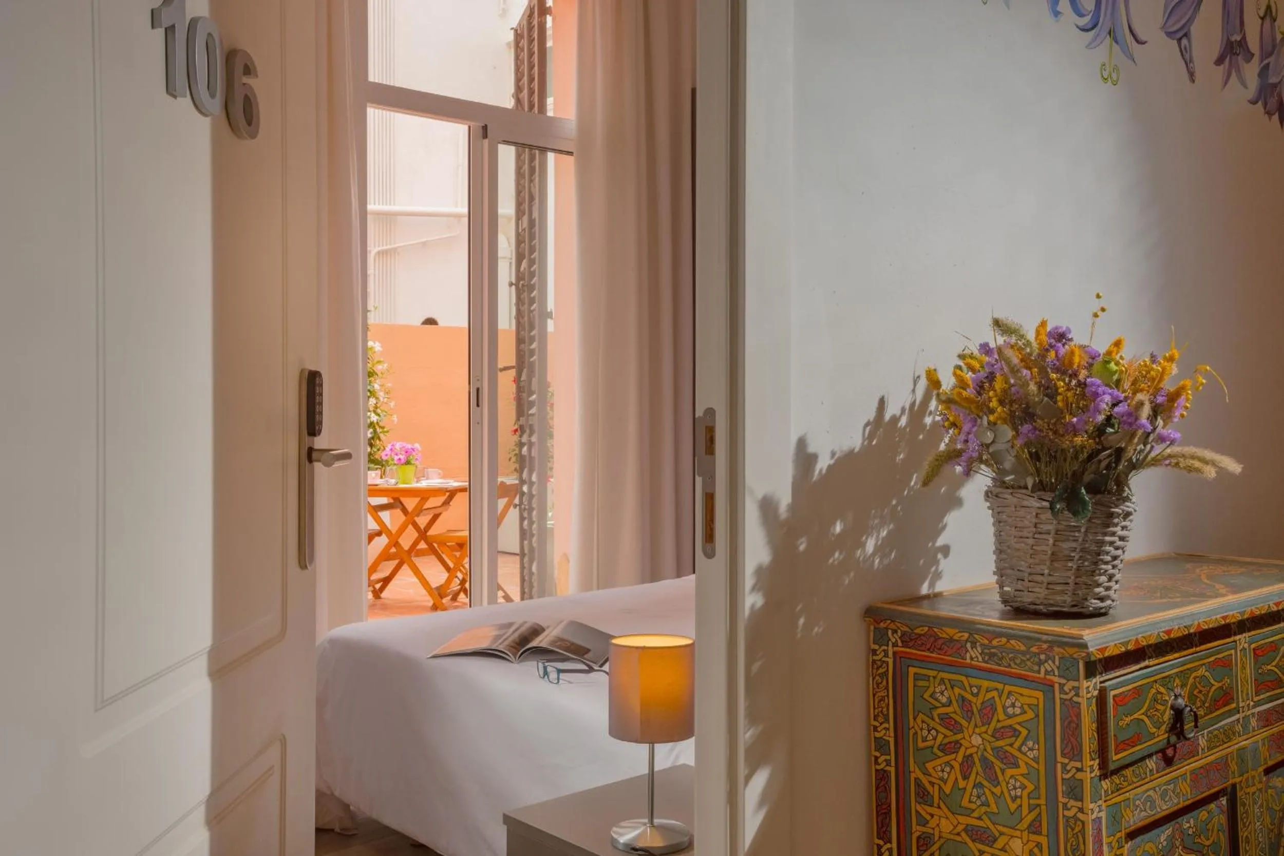 Queen Room with Garden View in Antonios Hostal