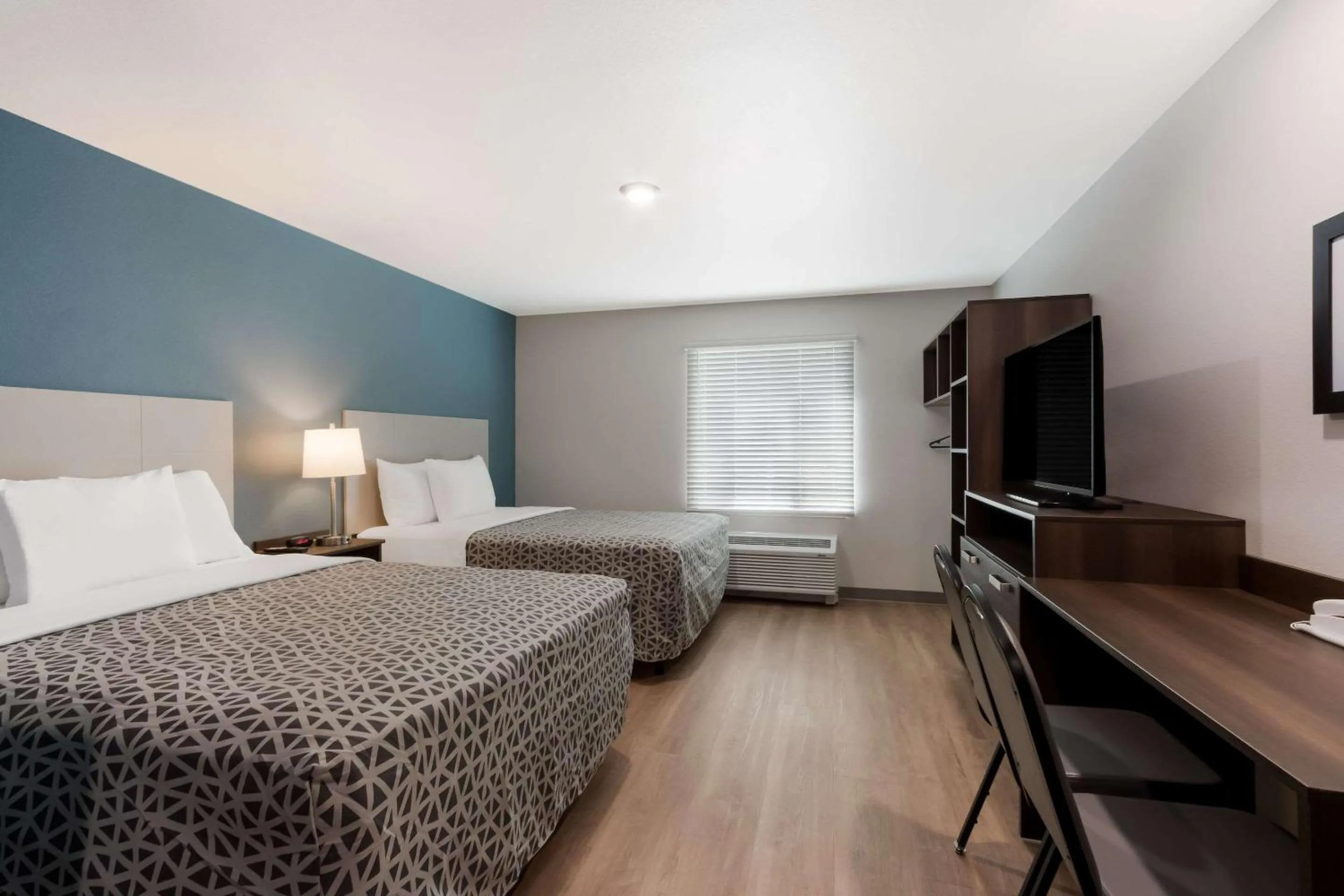 Bedroom, Bed in WoodSpring Suites Chandler Airport