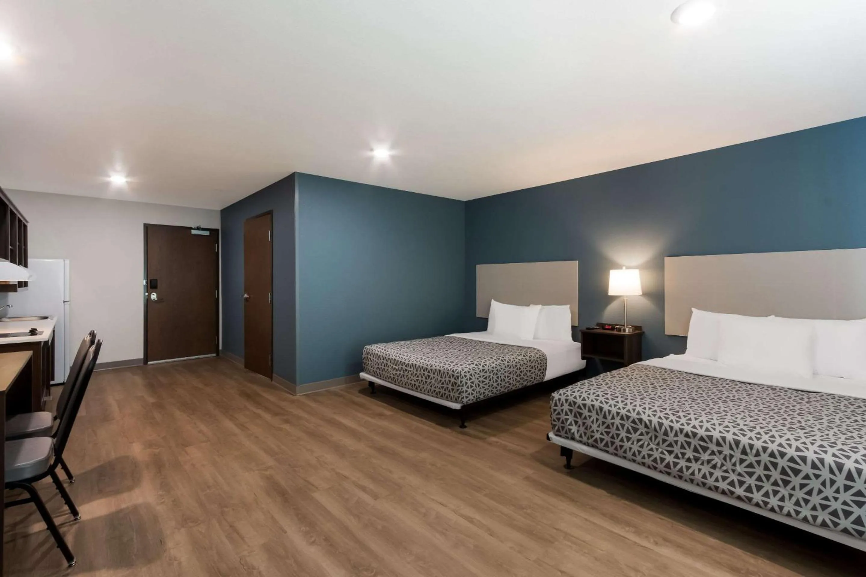 Bedroom, Bed in WoodSpring Suites Chandler Airport