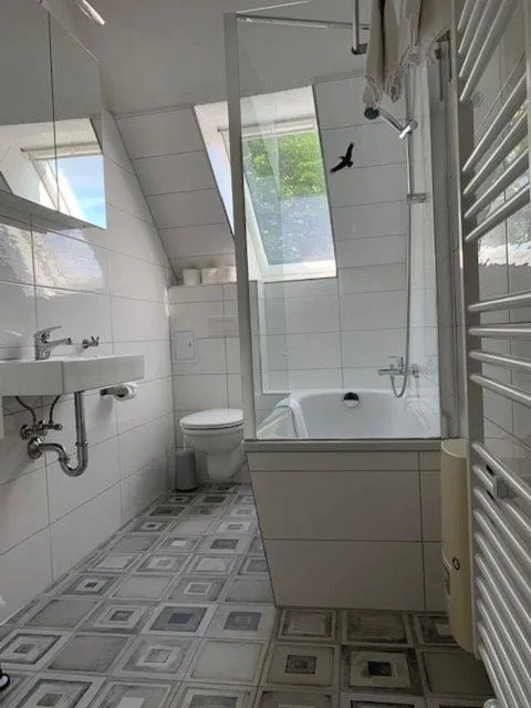 Shower in City Hotel-Pension Brandenburg