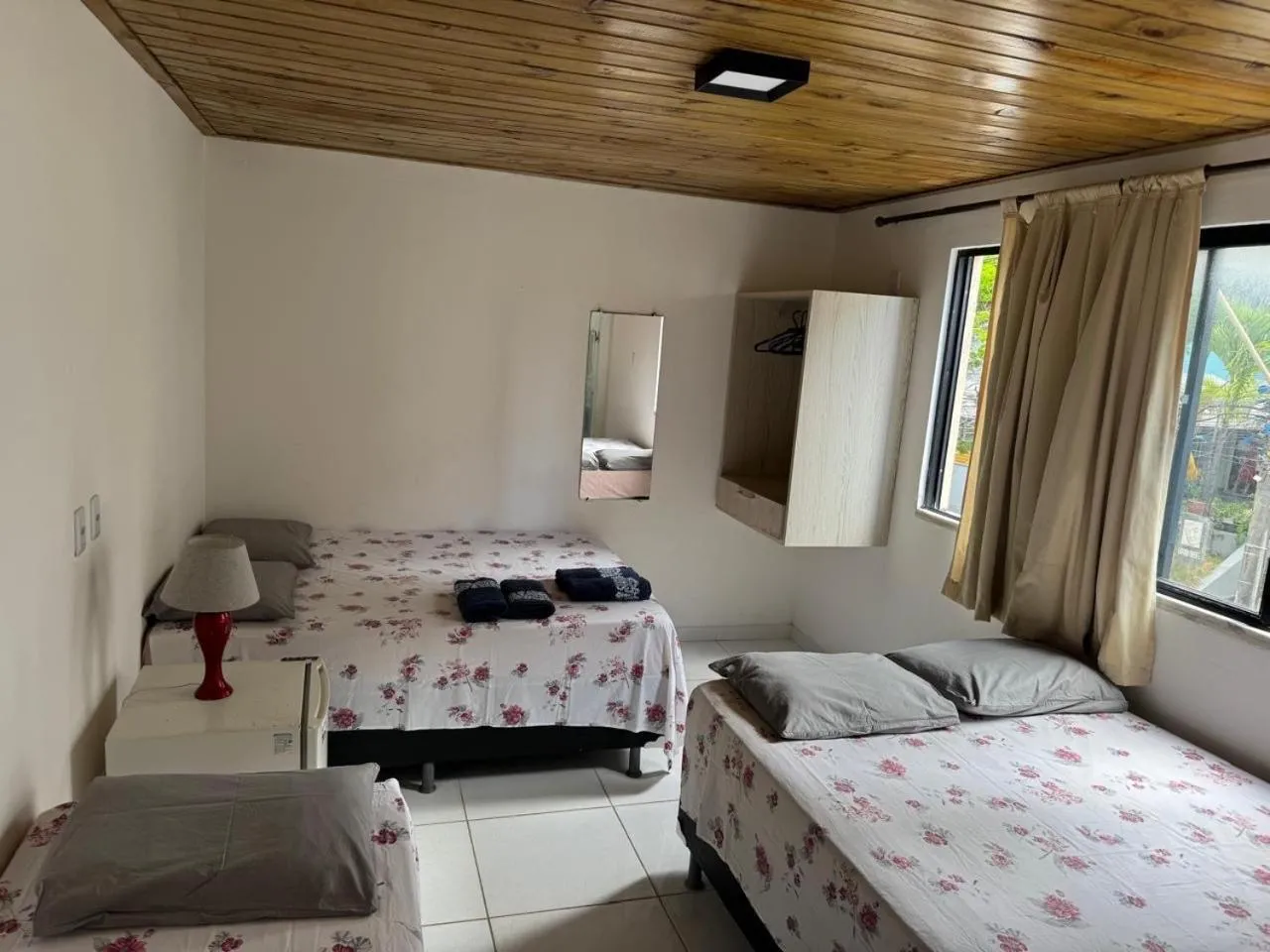 Family Room with Bathroom in Pousada O Ninho
