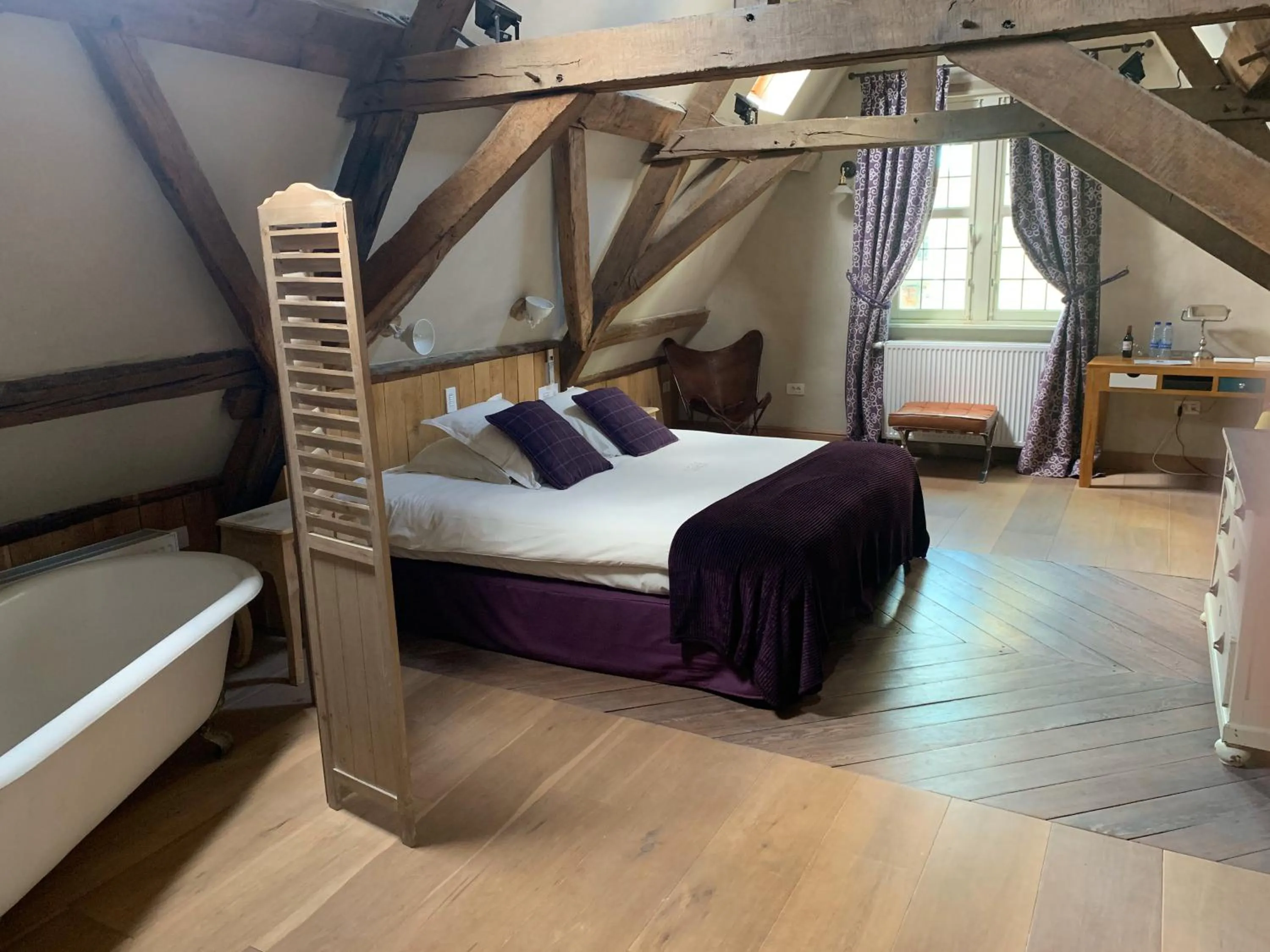 Bed in B&B Saint-Sauveur Bruges