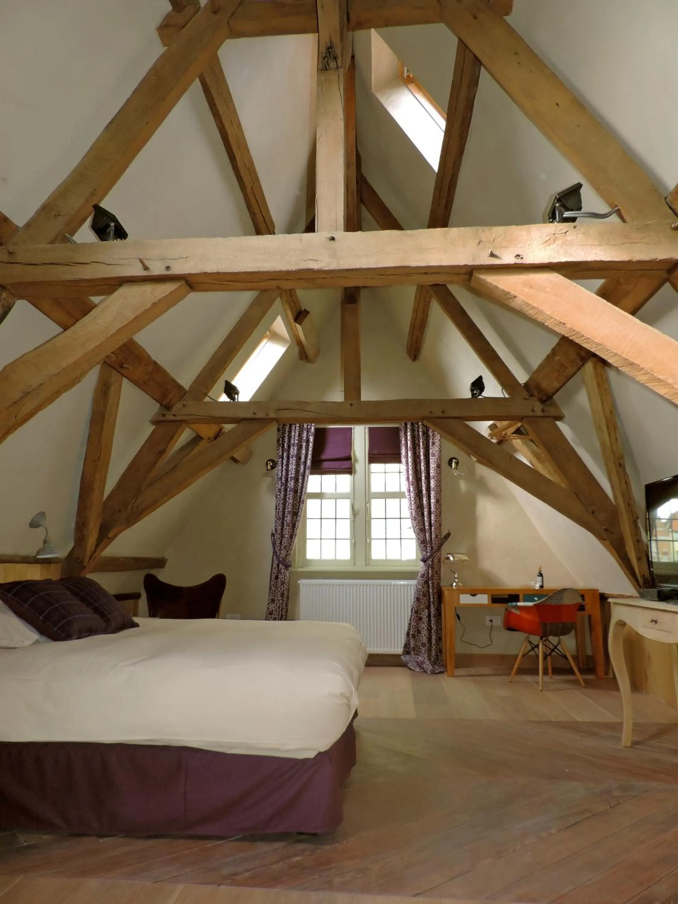 Bed in B&B Saint-Sauveur Bruges