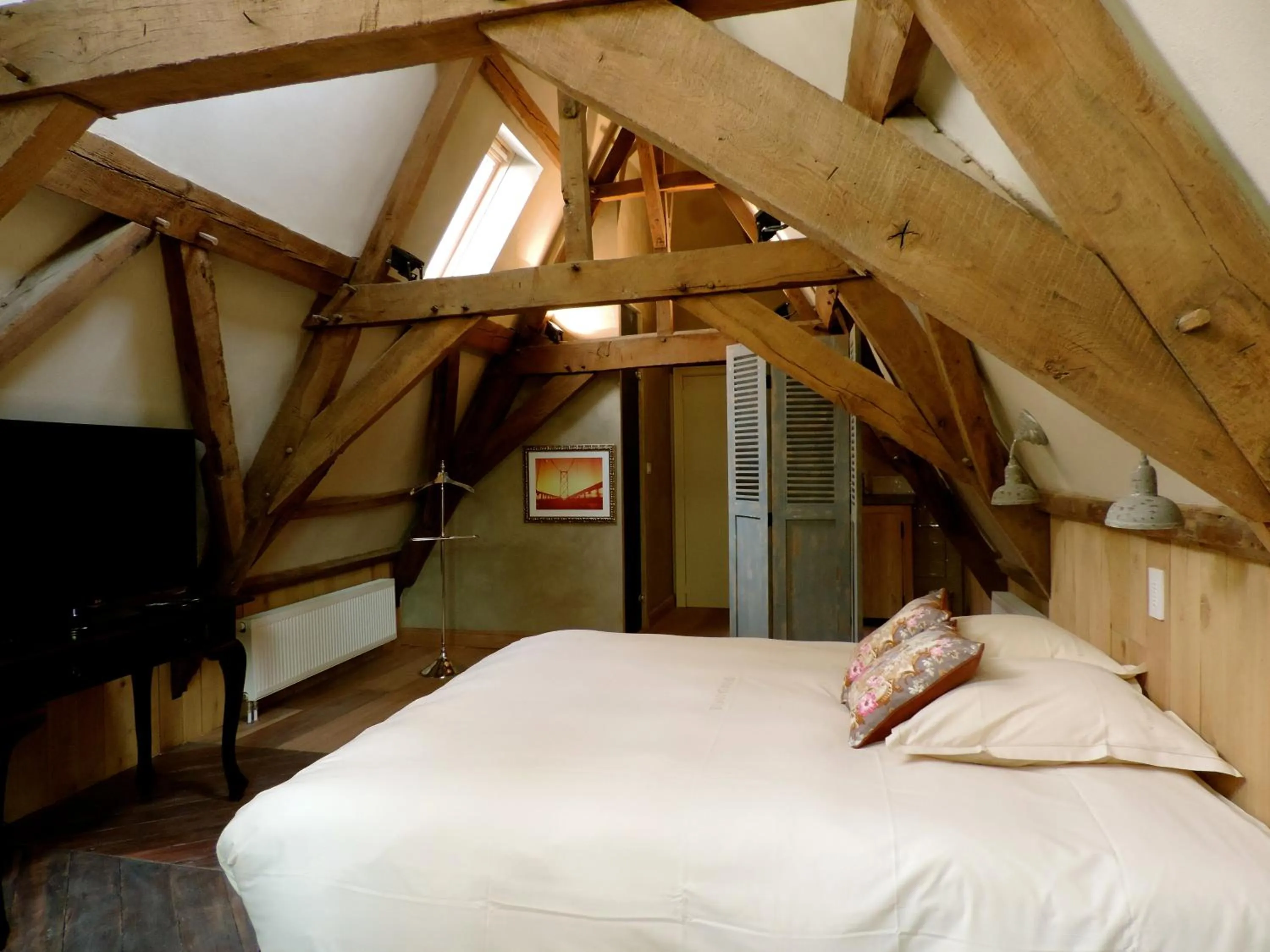 Bed in B&B Saint-Sauveur Bruges