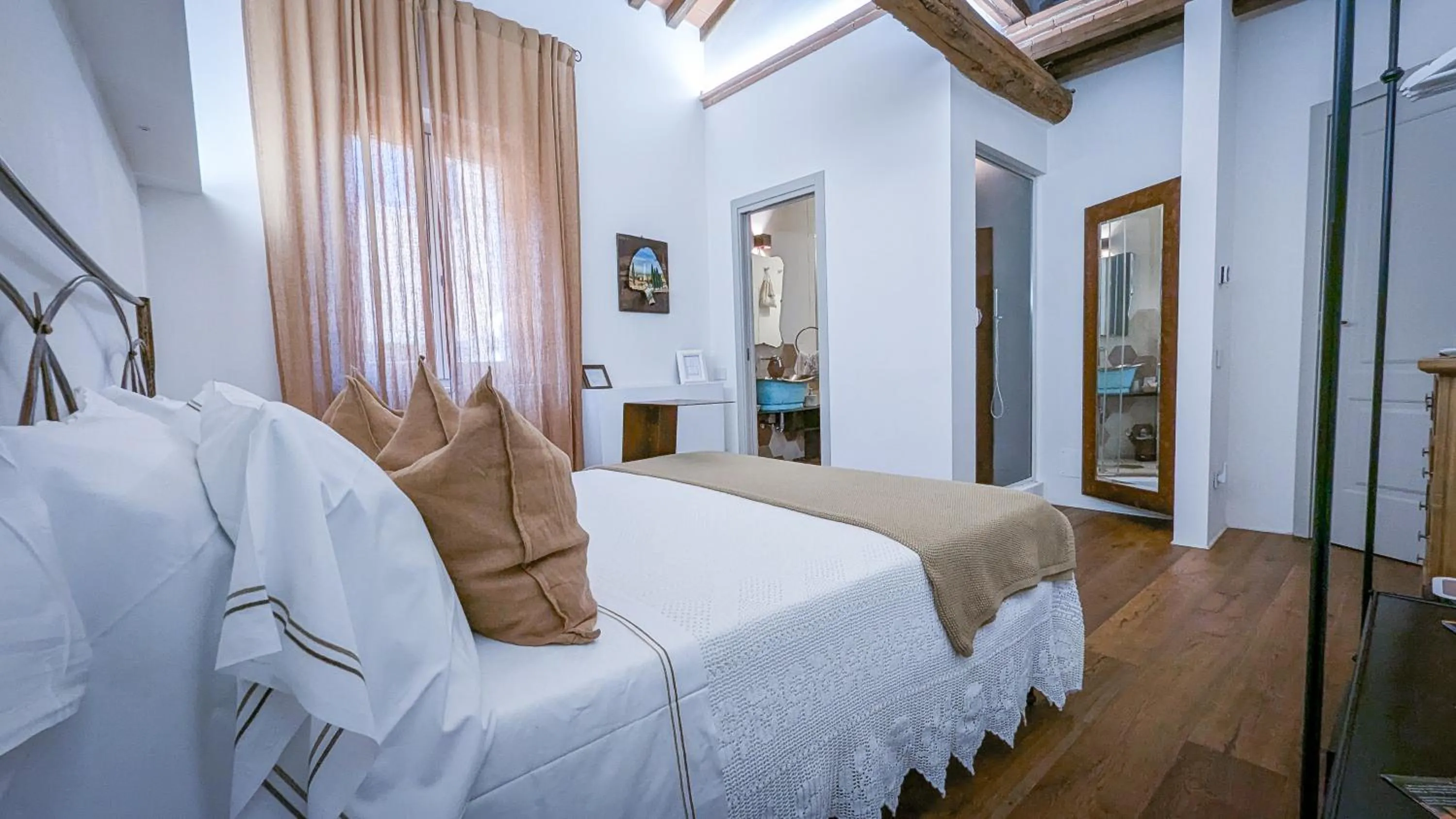 Bed in MontepulcianoLettings