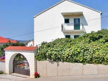 Facade/entrance in Apartments Racetin