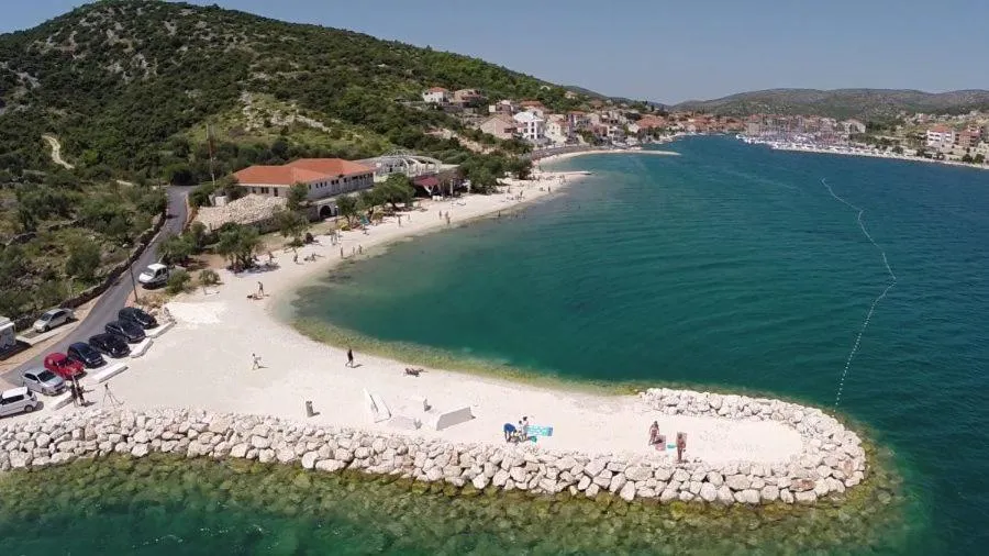 Beach in Apartments Racetin