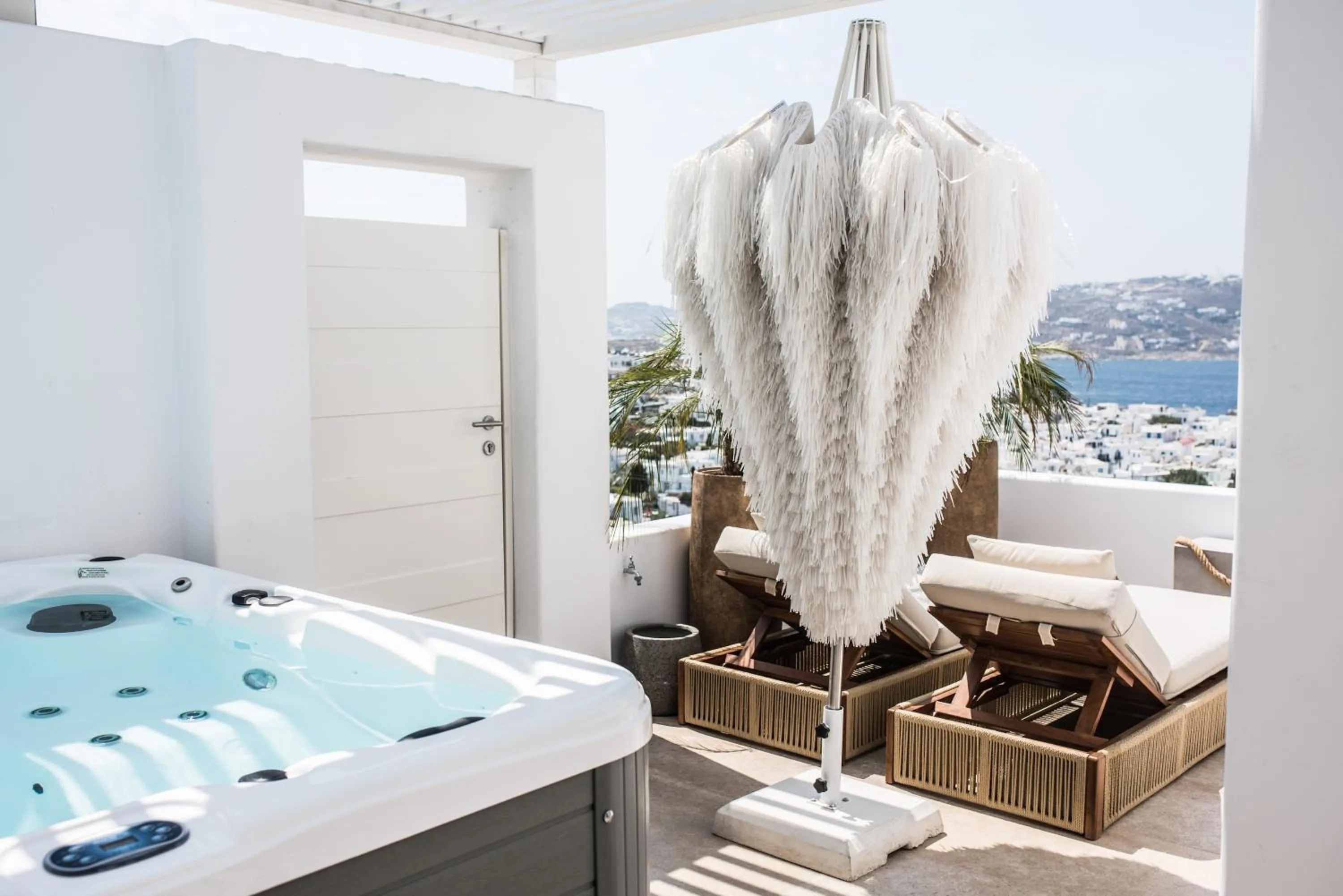 Junior Suite with Hot Tub in Casa Kiku Mykonos