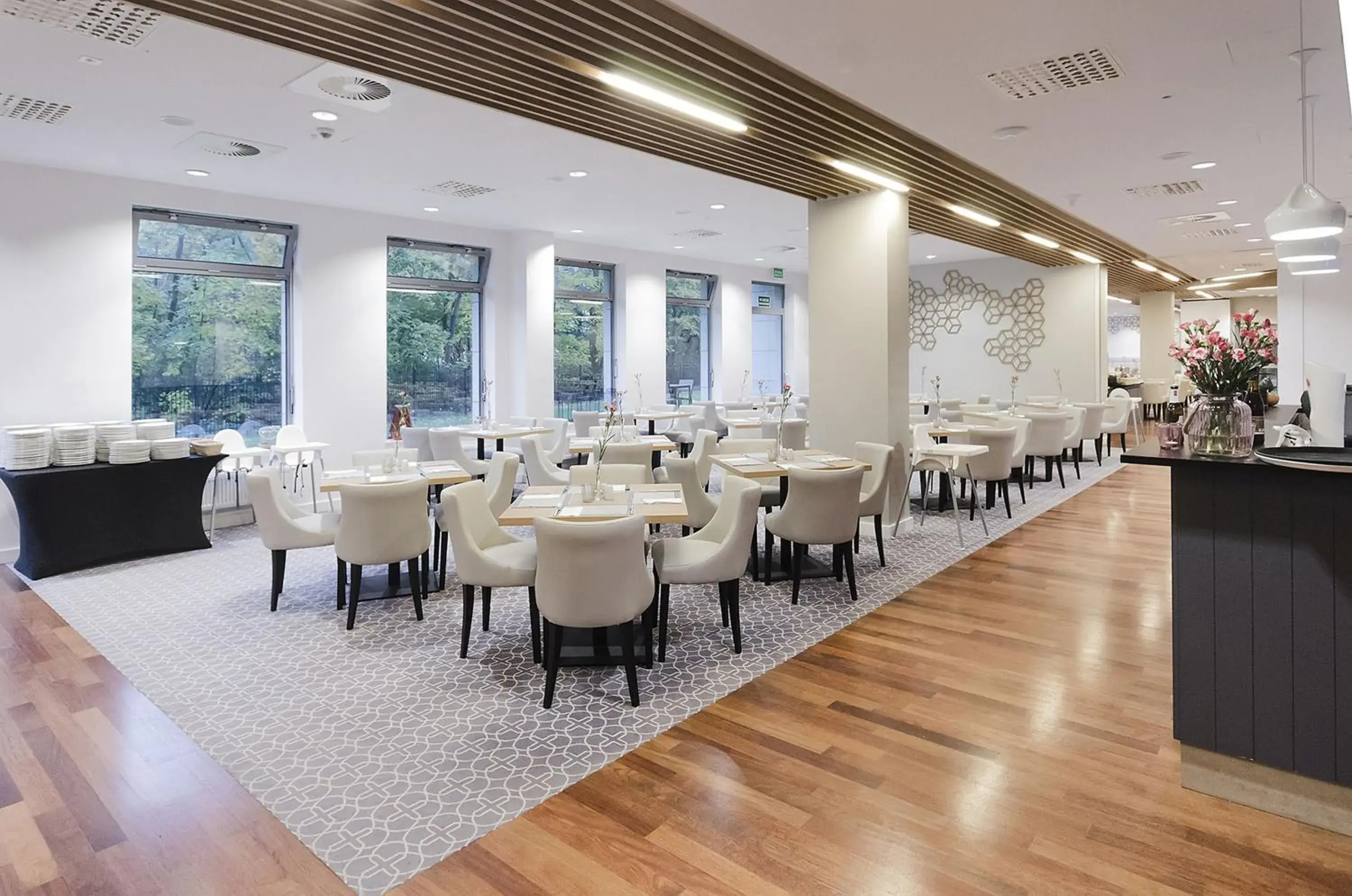 Restaurant/places to eat in Diune Hotel by Zdrojowa Restaurant/places to eat in Diune Hotel by Zdrojowa