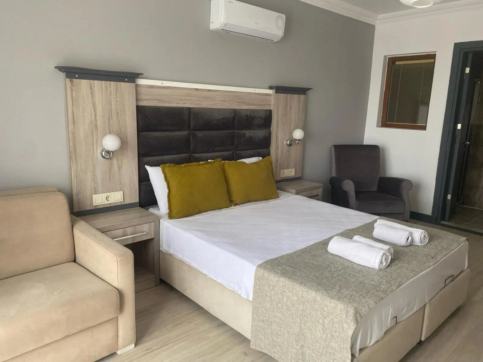 Bed in Akkan Beach Hotel