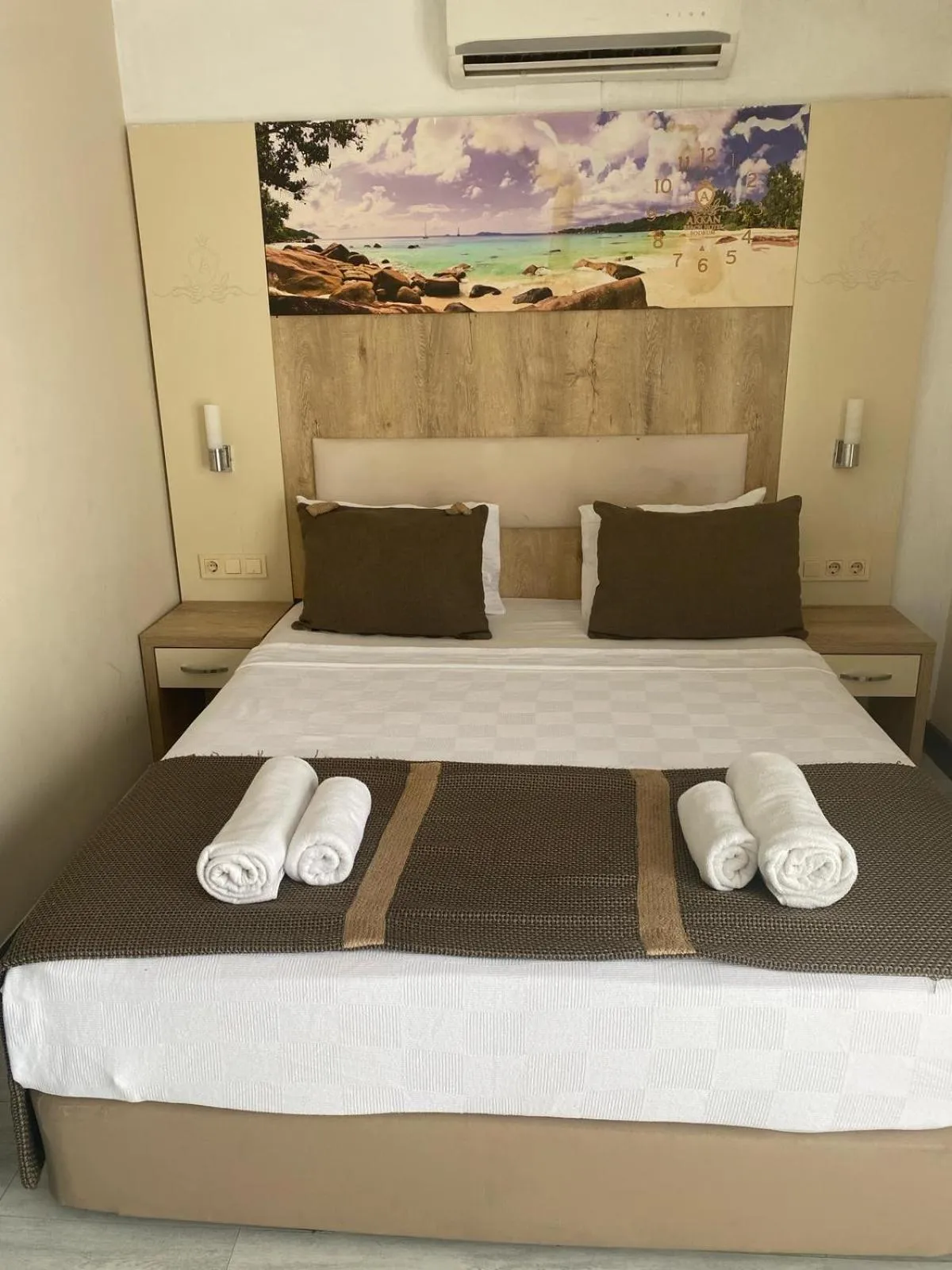 Bed in Akkan Beach Hotel