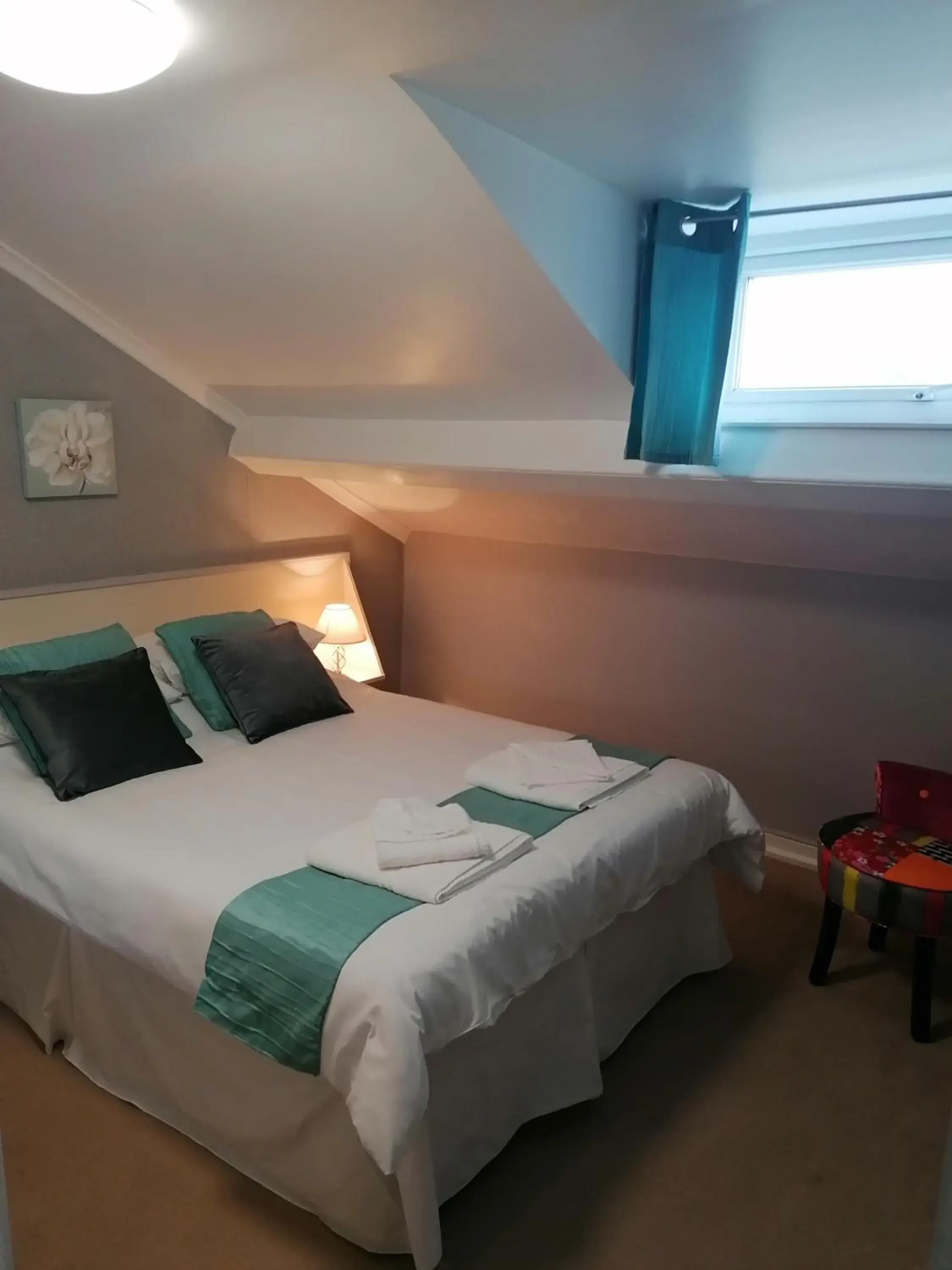 Bedroom, Bed in The George Borrow Hotel Bedroom, Bed in The George Borrow Hotel