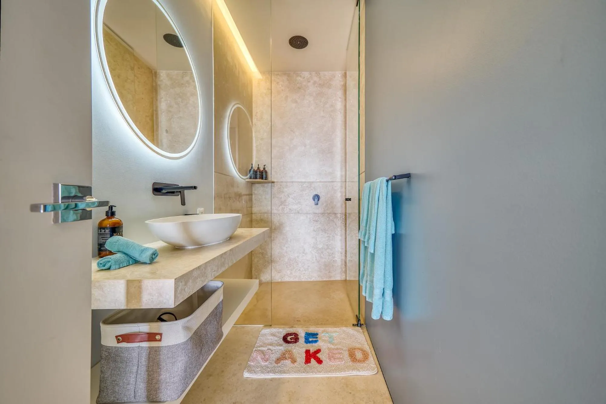 Shower in Maxwell Collection Romantic Zone