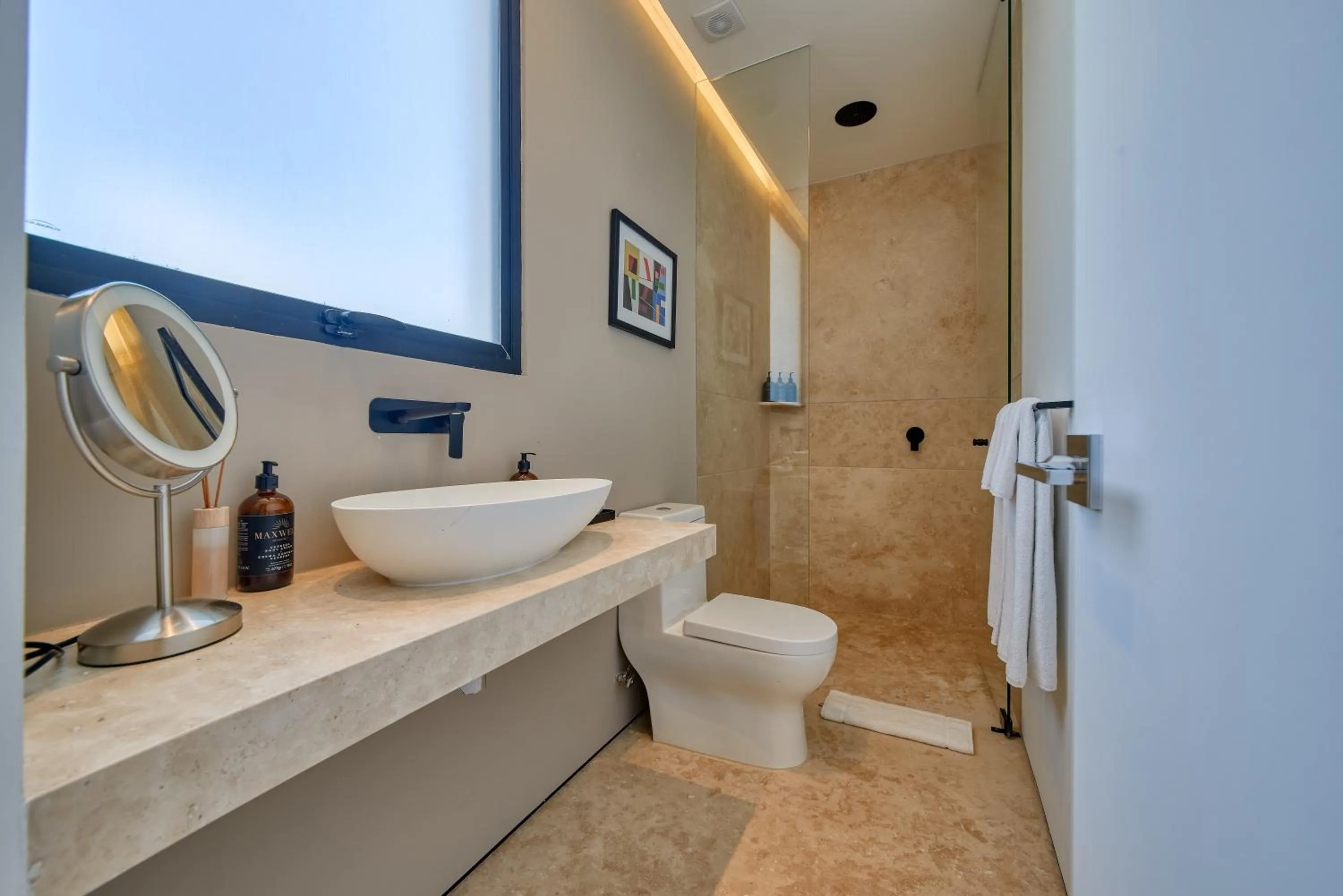 Bathroom in Maxwell Collection Romantic Zone