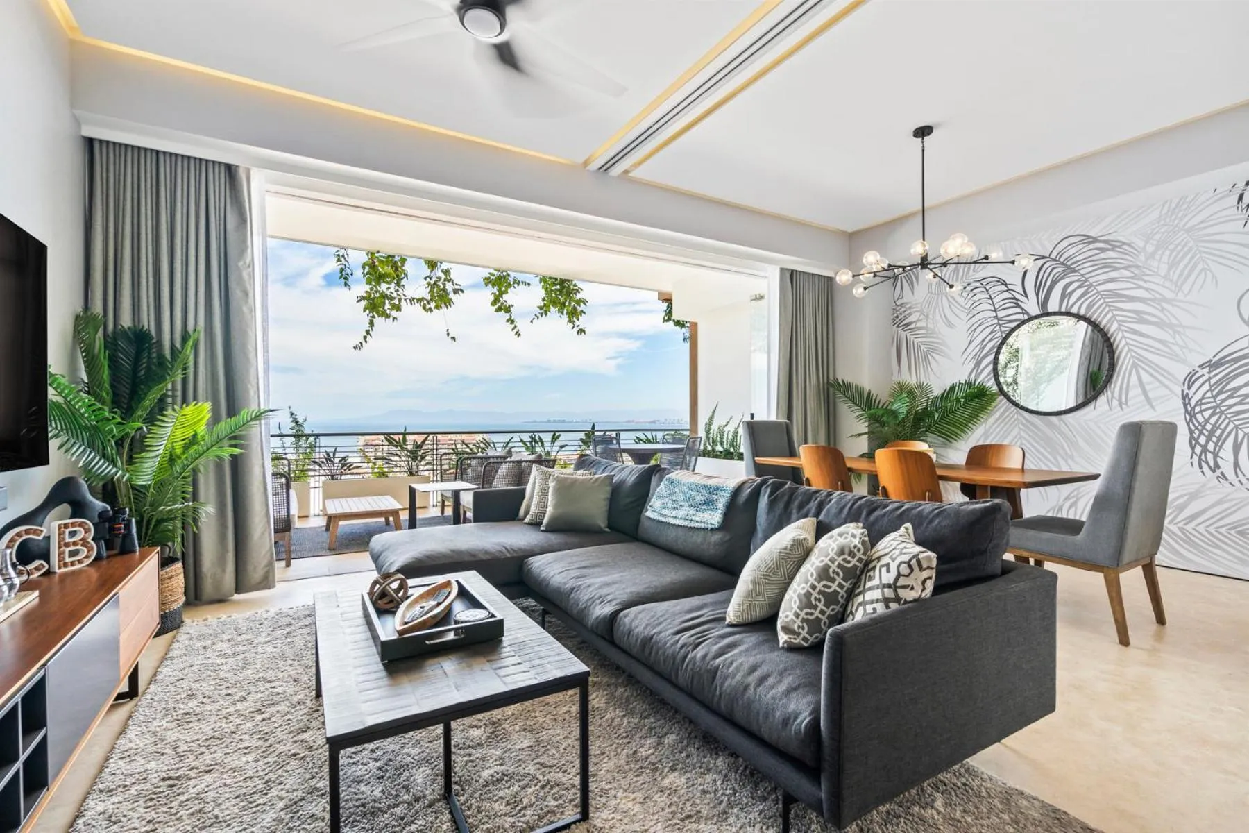 Living room in Maxwell Collection Romantic Zone