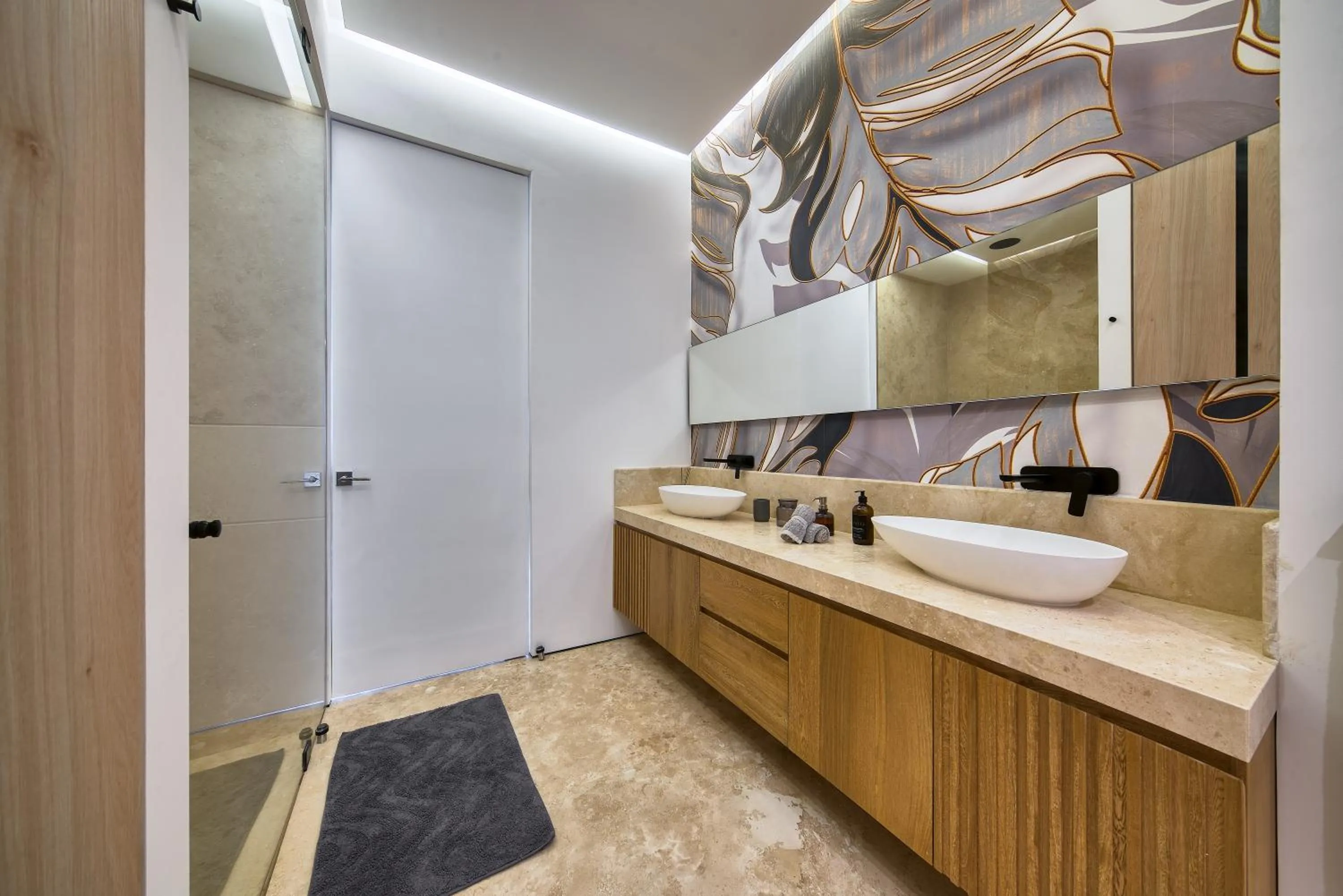 Bathroom in Maxwell Collection Romantic Zone