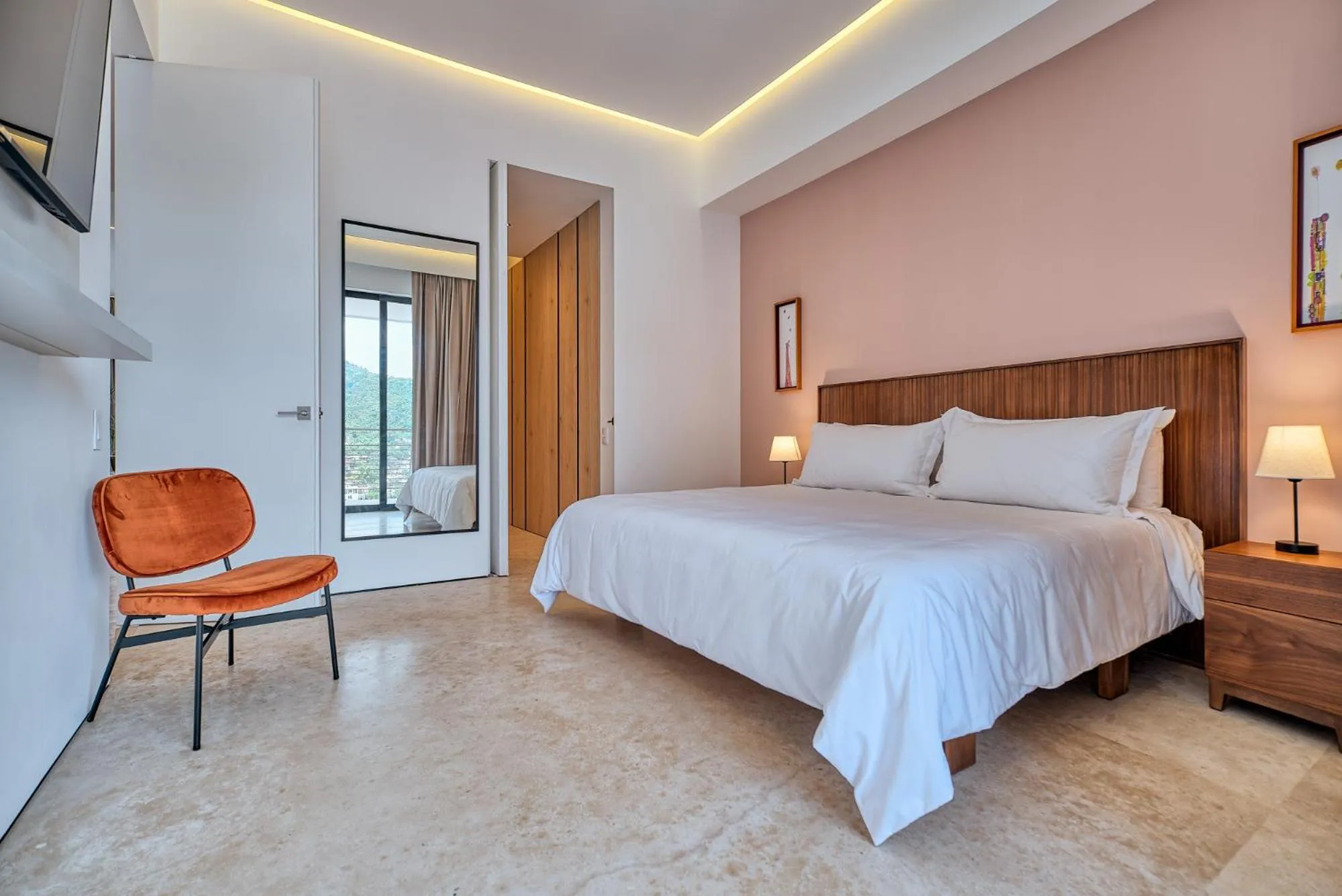 Photo of the whole room, Bed in Maxwell Collection Romantic Zone