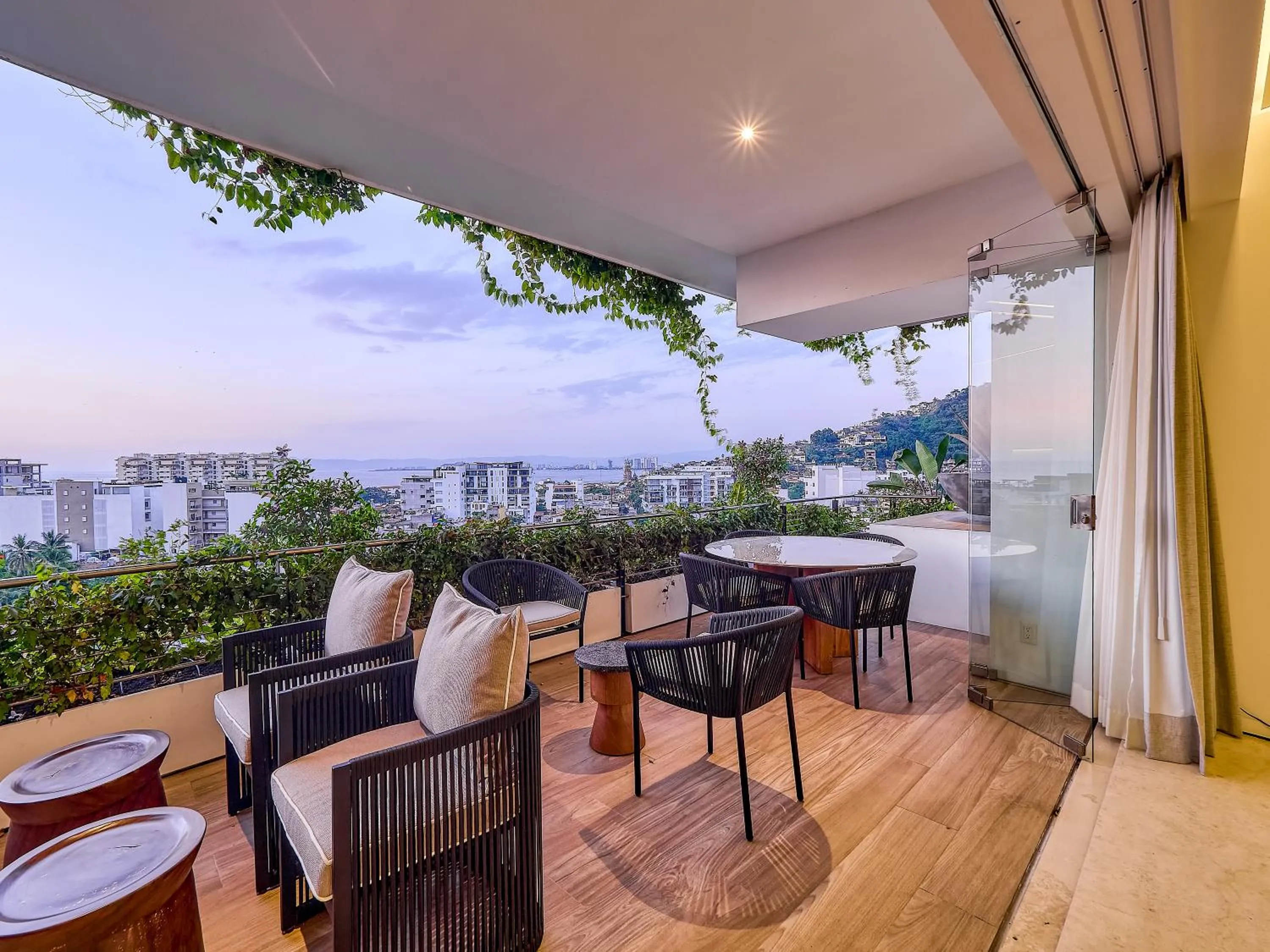 Balcony/Terrace in Maxwell Collection Romantic Zone