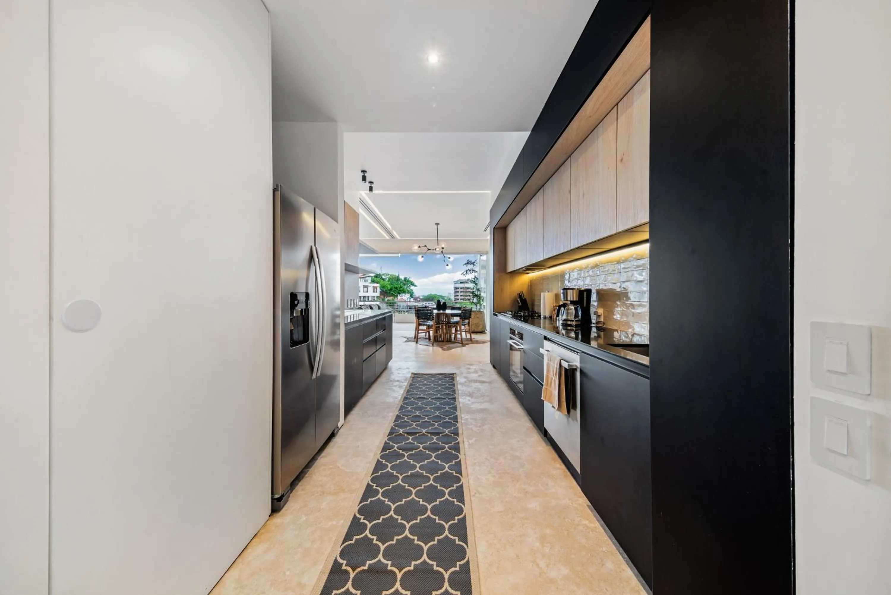 Kitchen or kitchenette in Maxwell Collection Romantic Zone